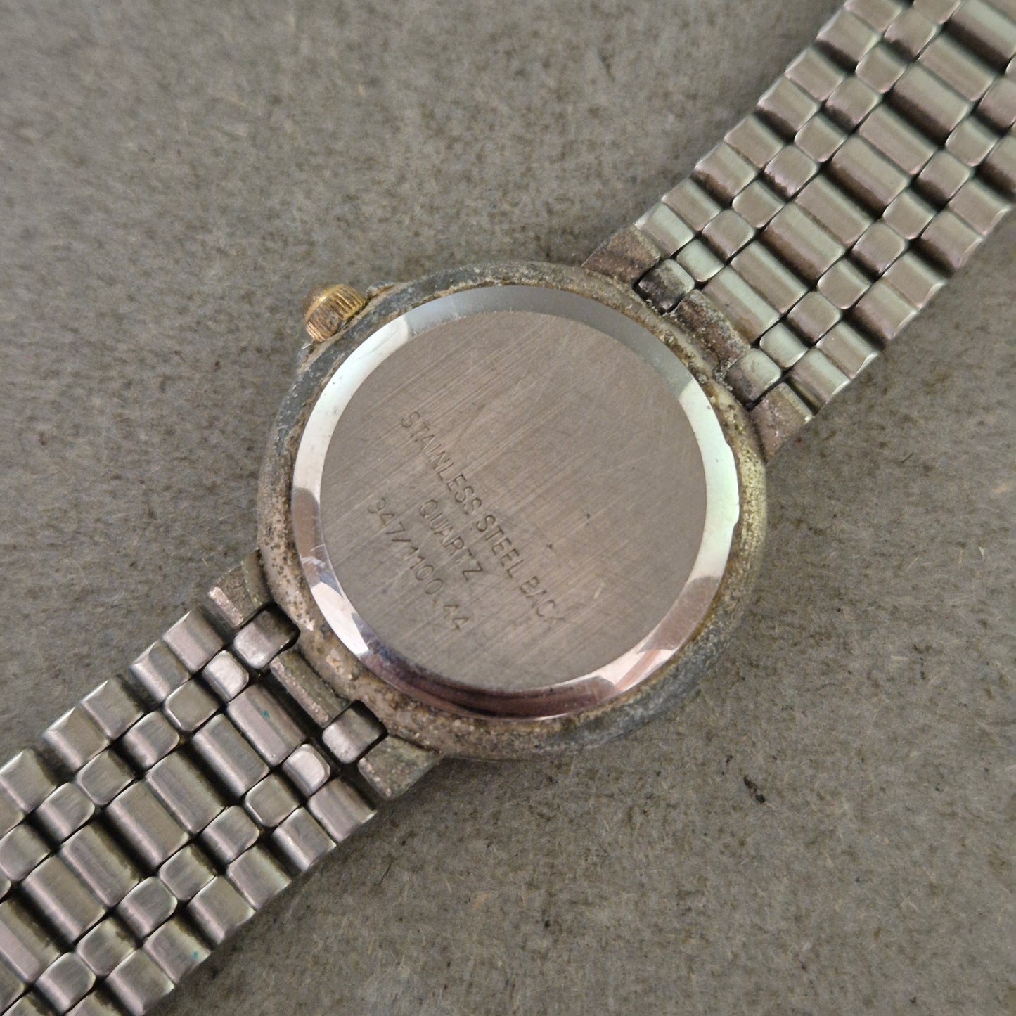 CMI Damen Uhr – Quarz mit Datumsanzeige im Bicolor-Design