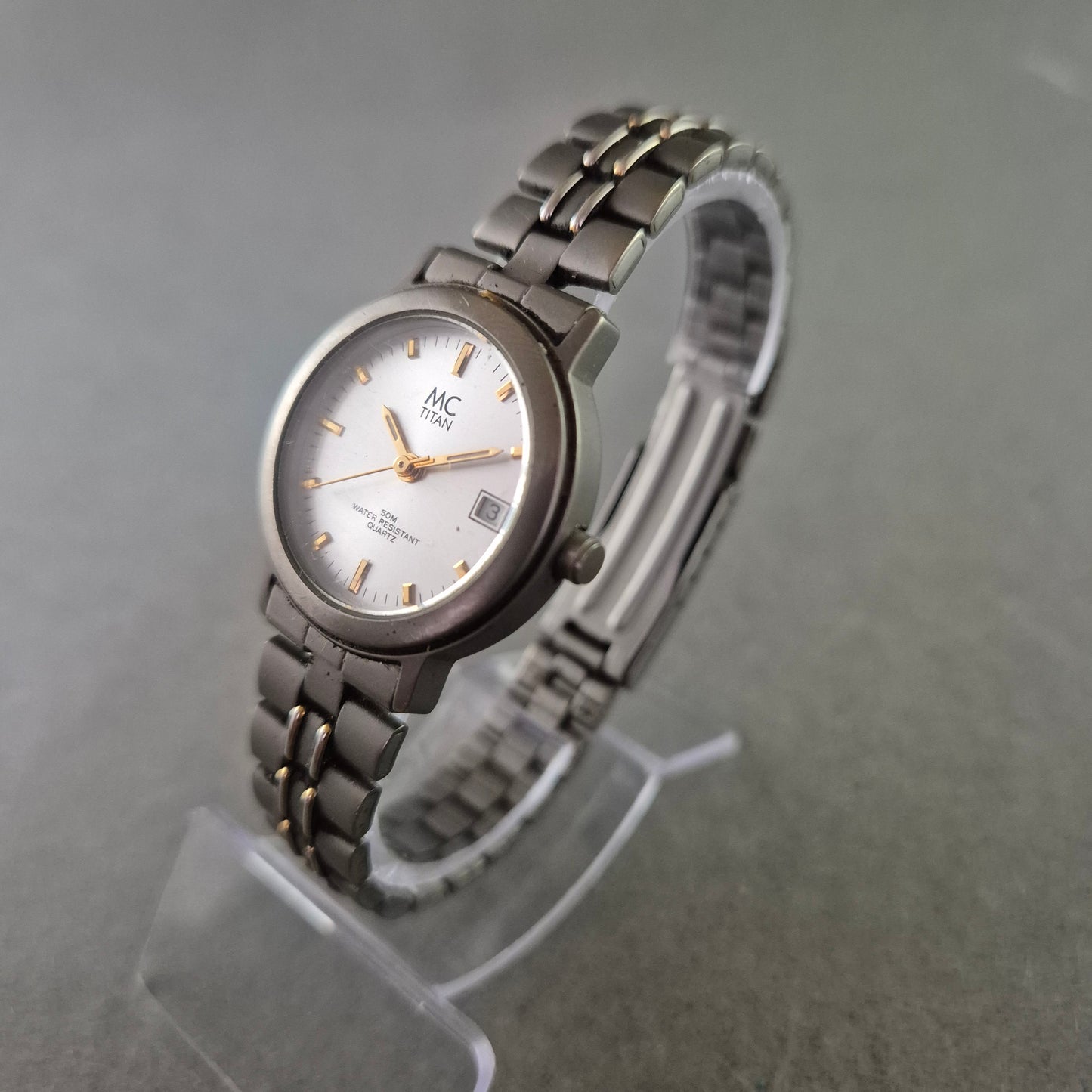 MC Titan Damen Uhr – Quarz mit Datum, 5 ATM wasserdicht