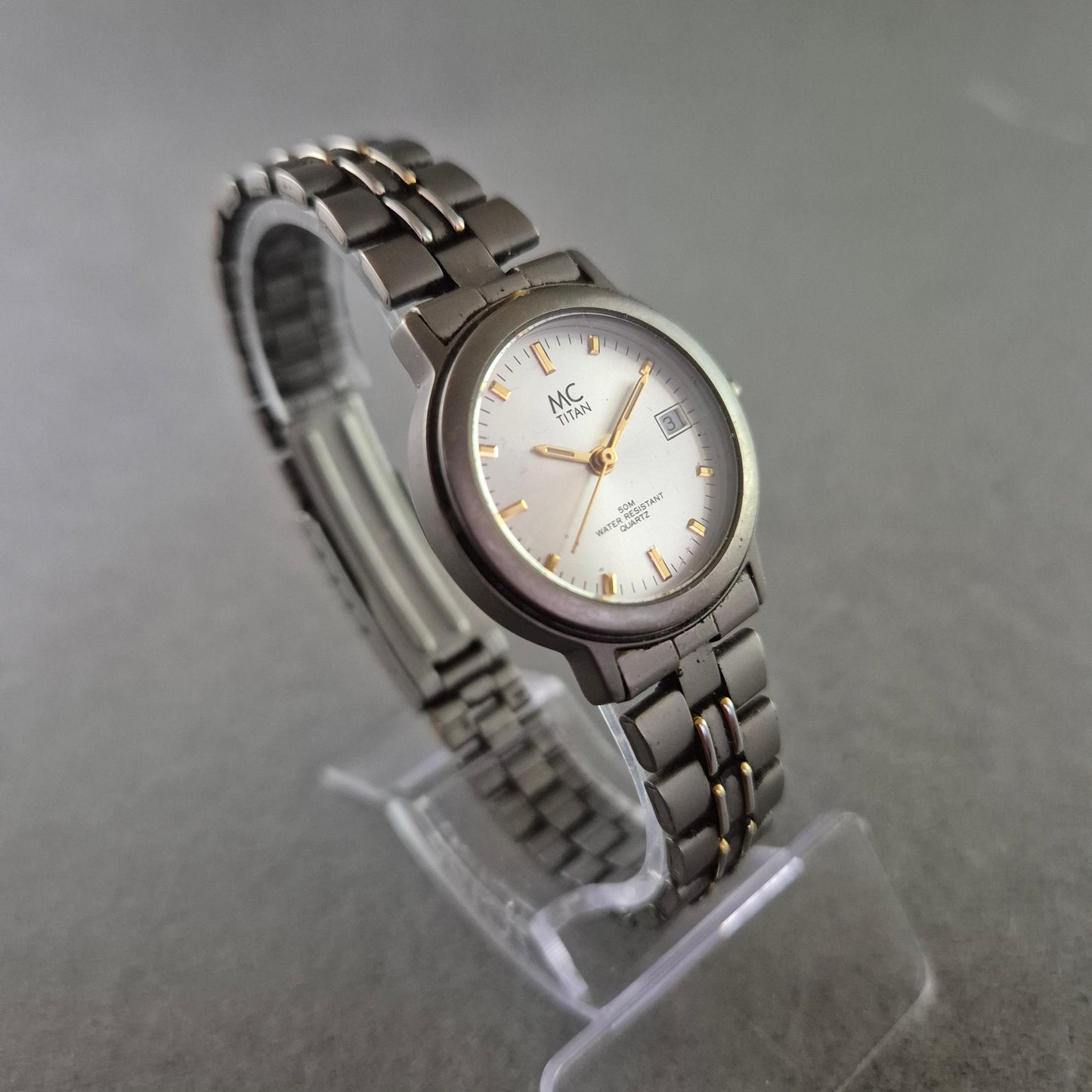 MC Titan Damen Uhr – Quarz mit Datum, 5 ATM wasserdicht