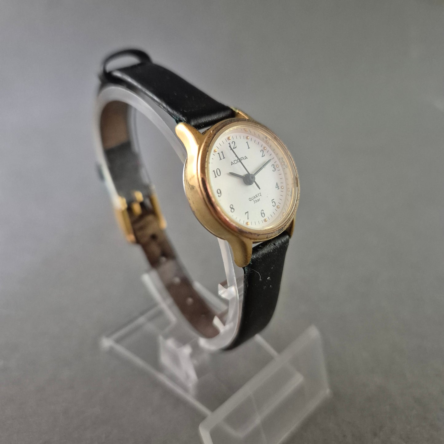 MC Titan Damen Uhr – Quarz mit Datum, 5 ATM wasserdicht