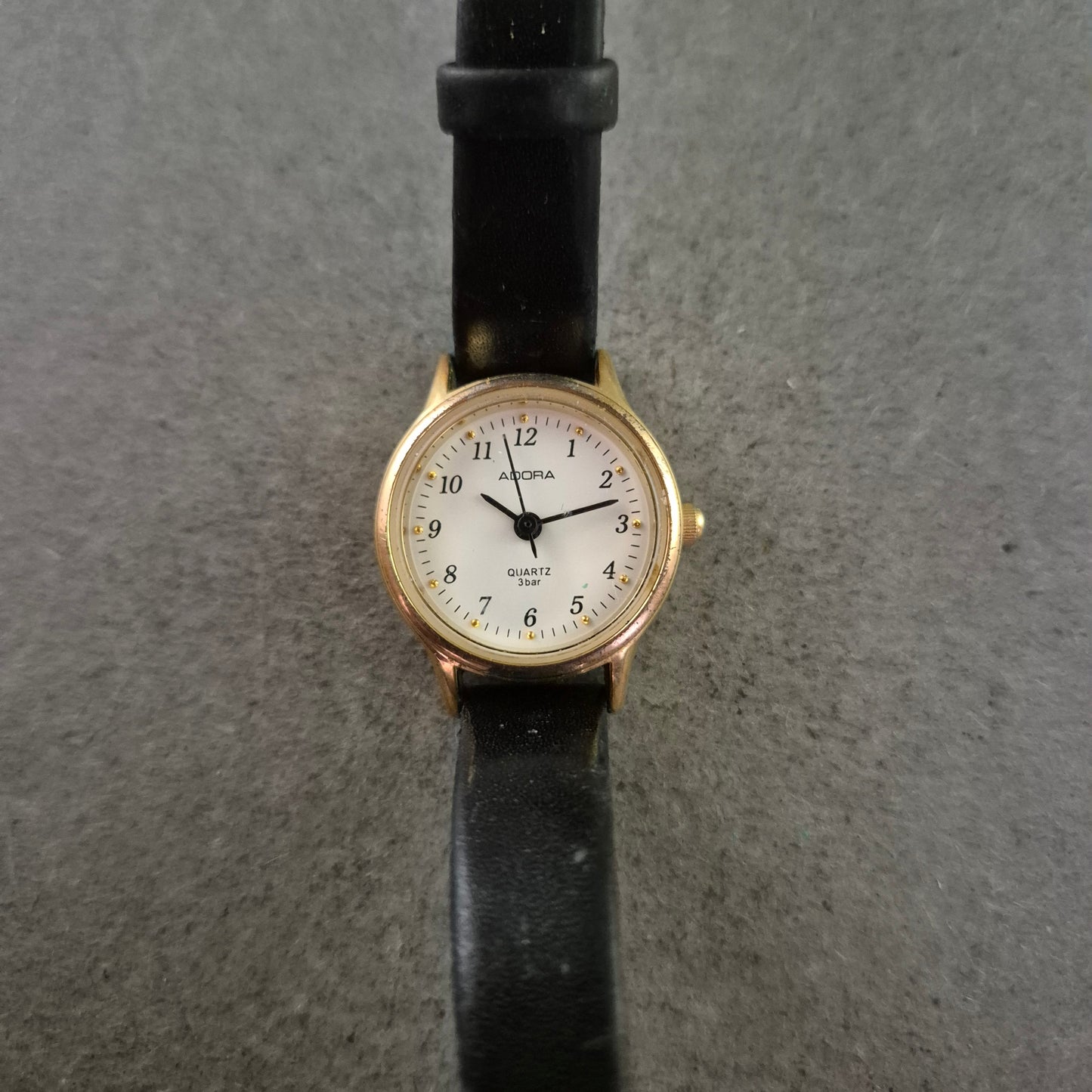 MC Titan Damen Uhr – Quarz mit Datum, 5 ATM wasserdicht