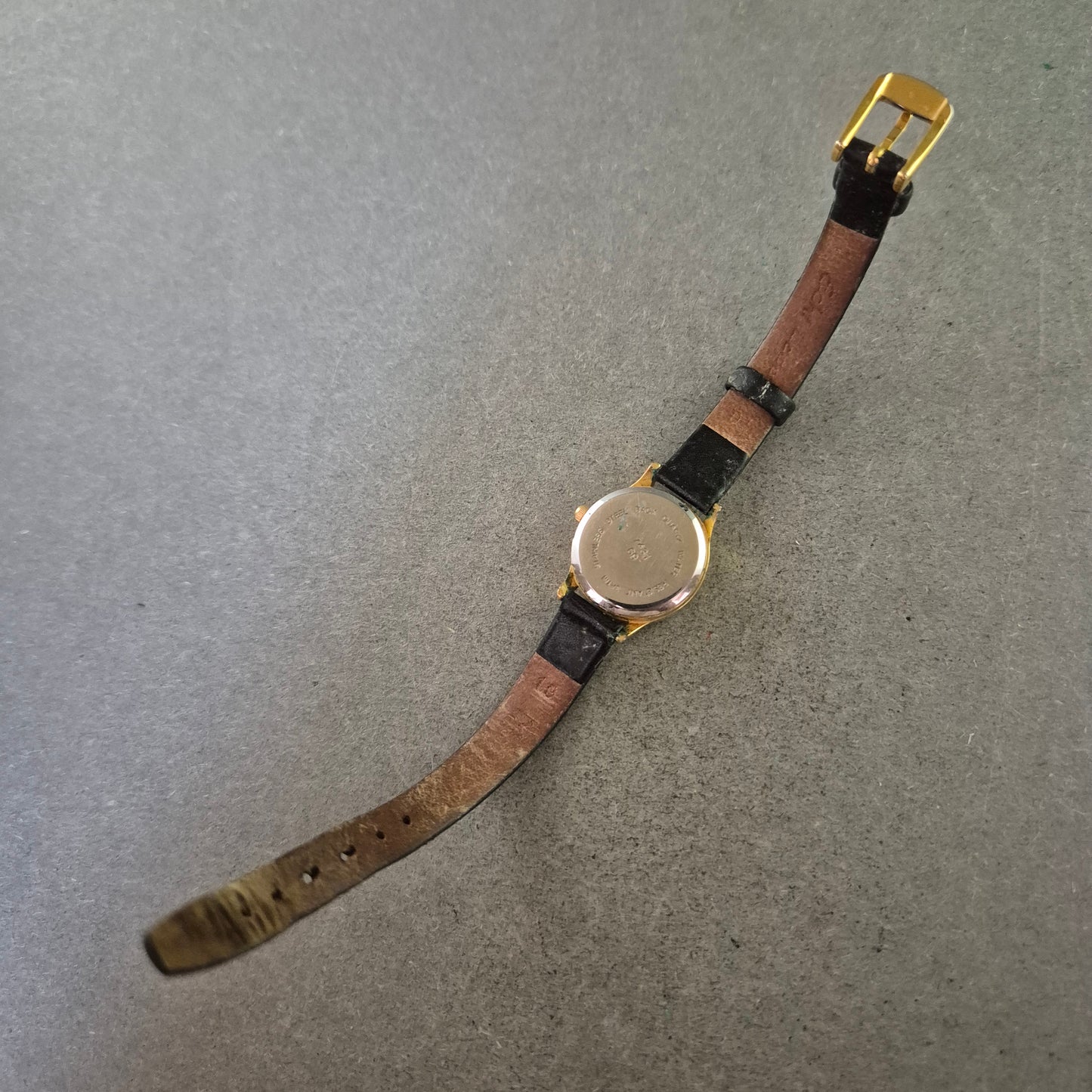 MC Titan Damen Uhr – Quarz mit Datum, 5 ATM wasserdicht