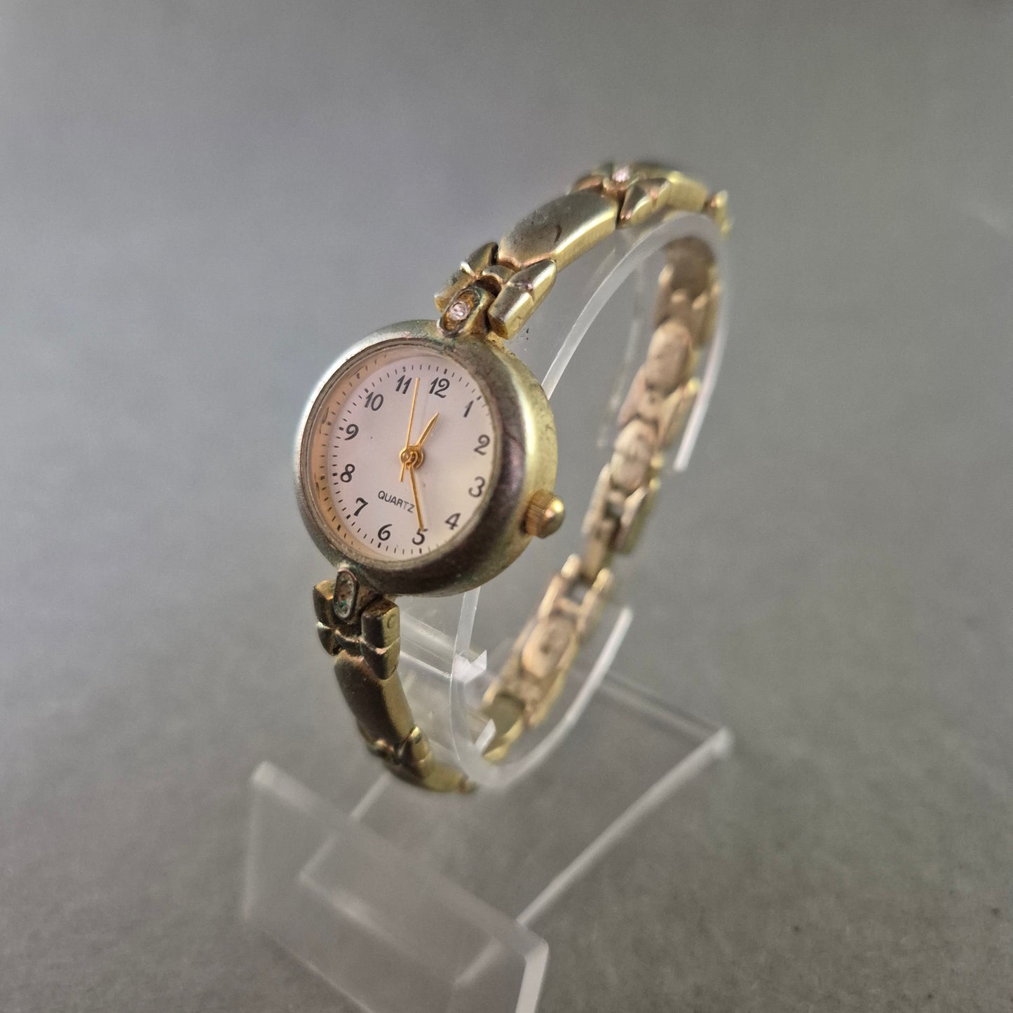 Elegante Damen-Armbanduhr – Quarz, goldfarben