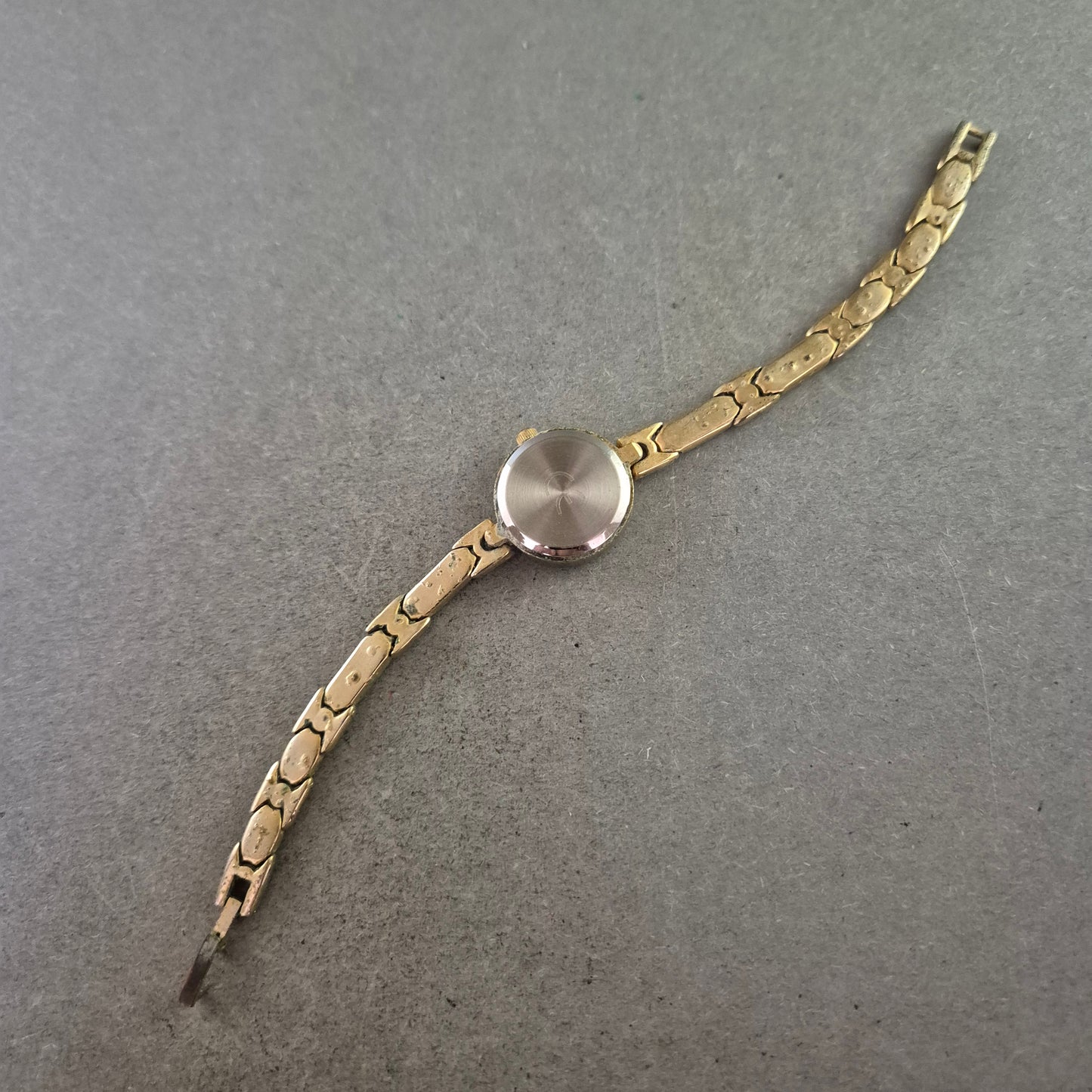 Elegante Damen-Armbanduhr – Quarz, goldfarben