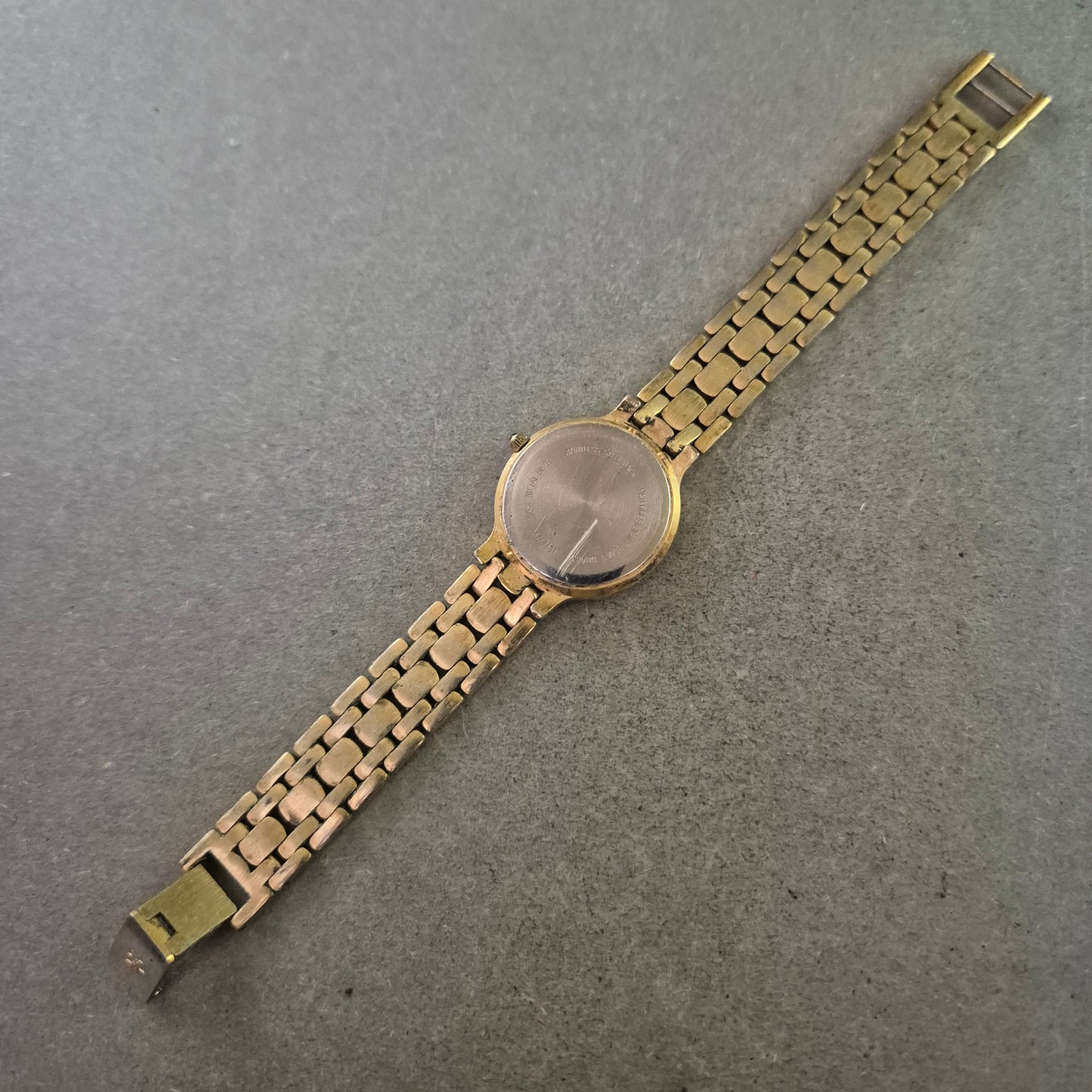 Junghans Damen Uhr – Quarz vergoldet mit Datumsanzeige