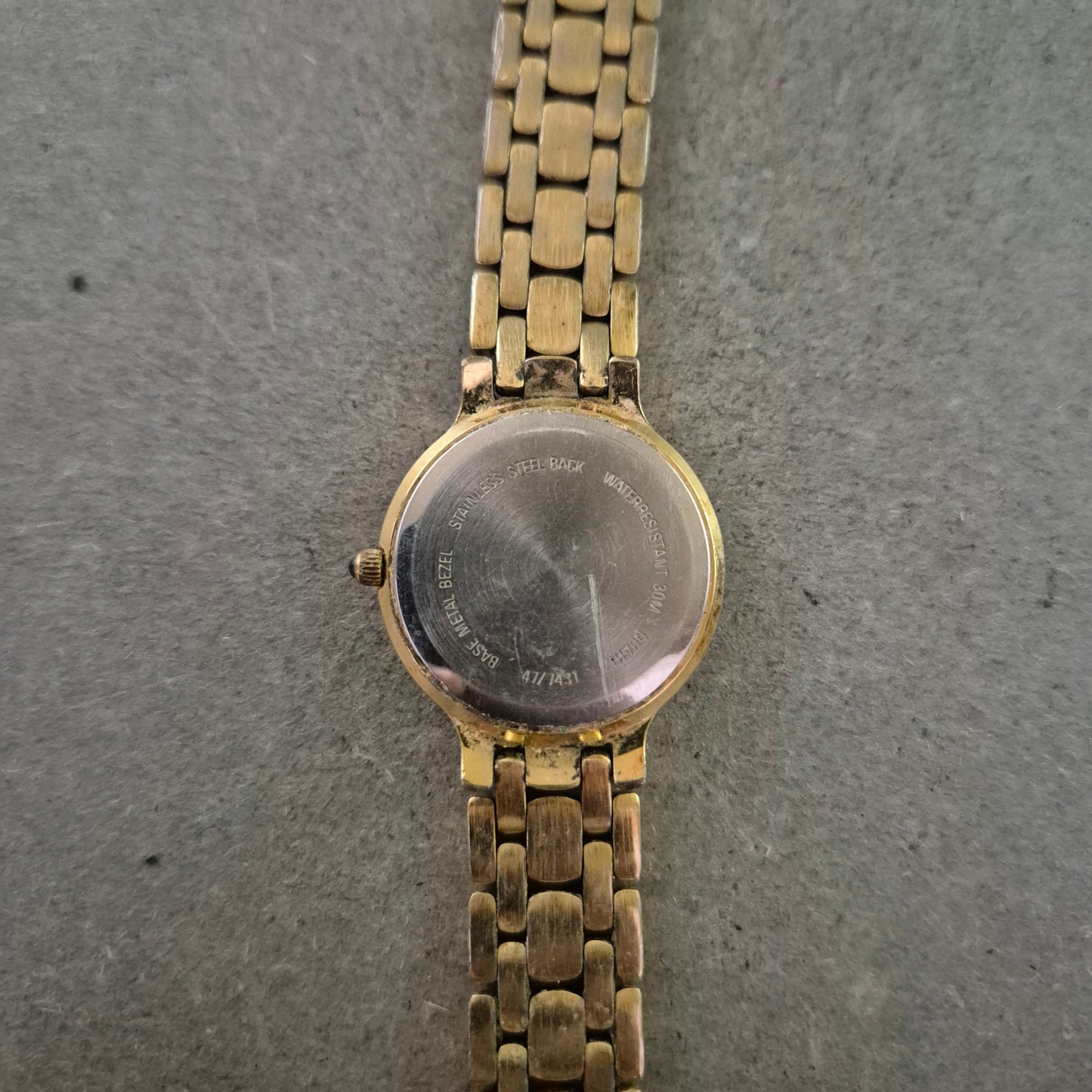 Junghans Damen Uhr – Quarz vergoldet mit Datumsanzeige