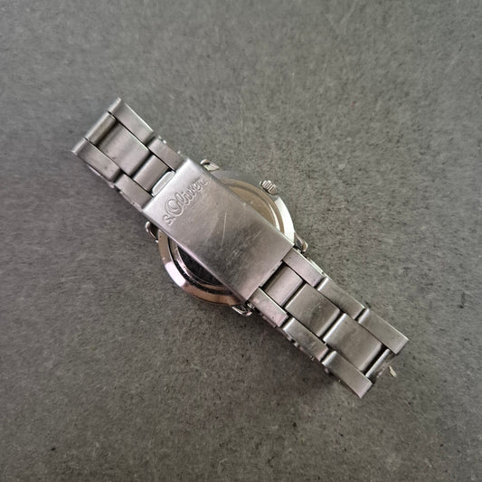 s.Oliver Damen Uhr mit Blumenmotiv – Edelstahlarmband in Silber