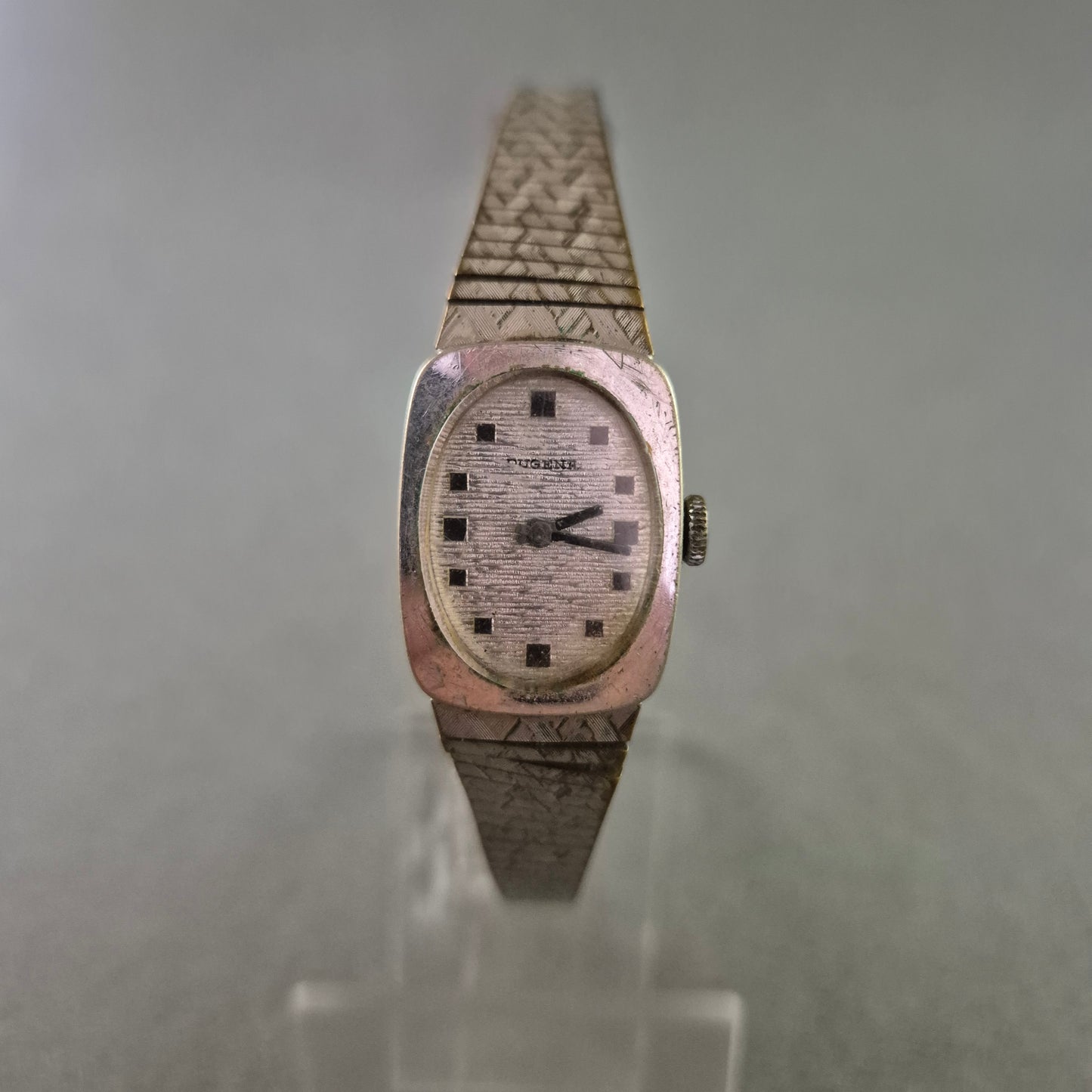 Dugena Damen Uhr – Vintage Design mit silbernem Armband