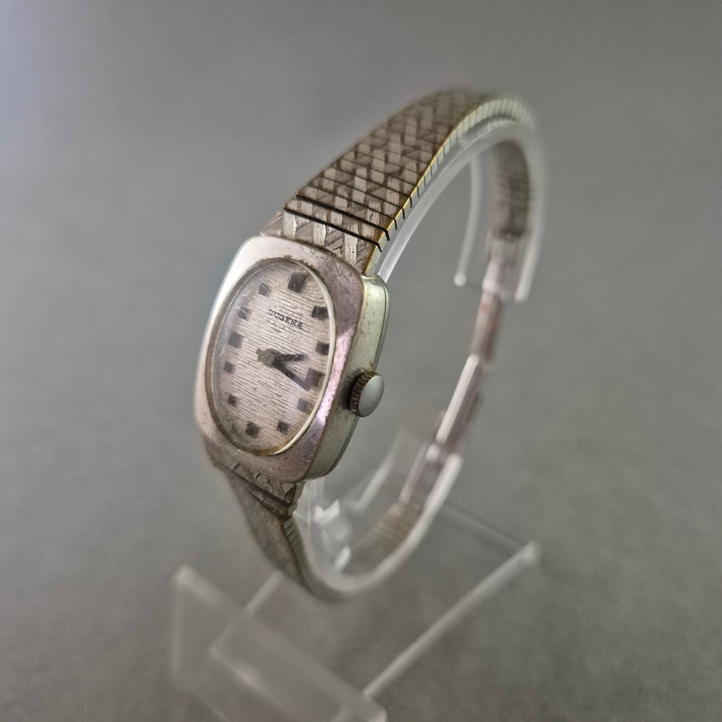 Dugena Damen Uhr – Vintage Design mit silbernem Armband