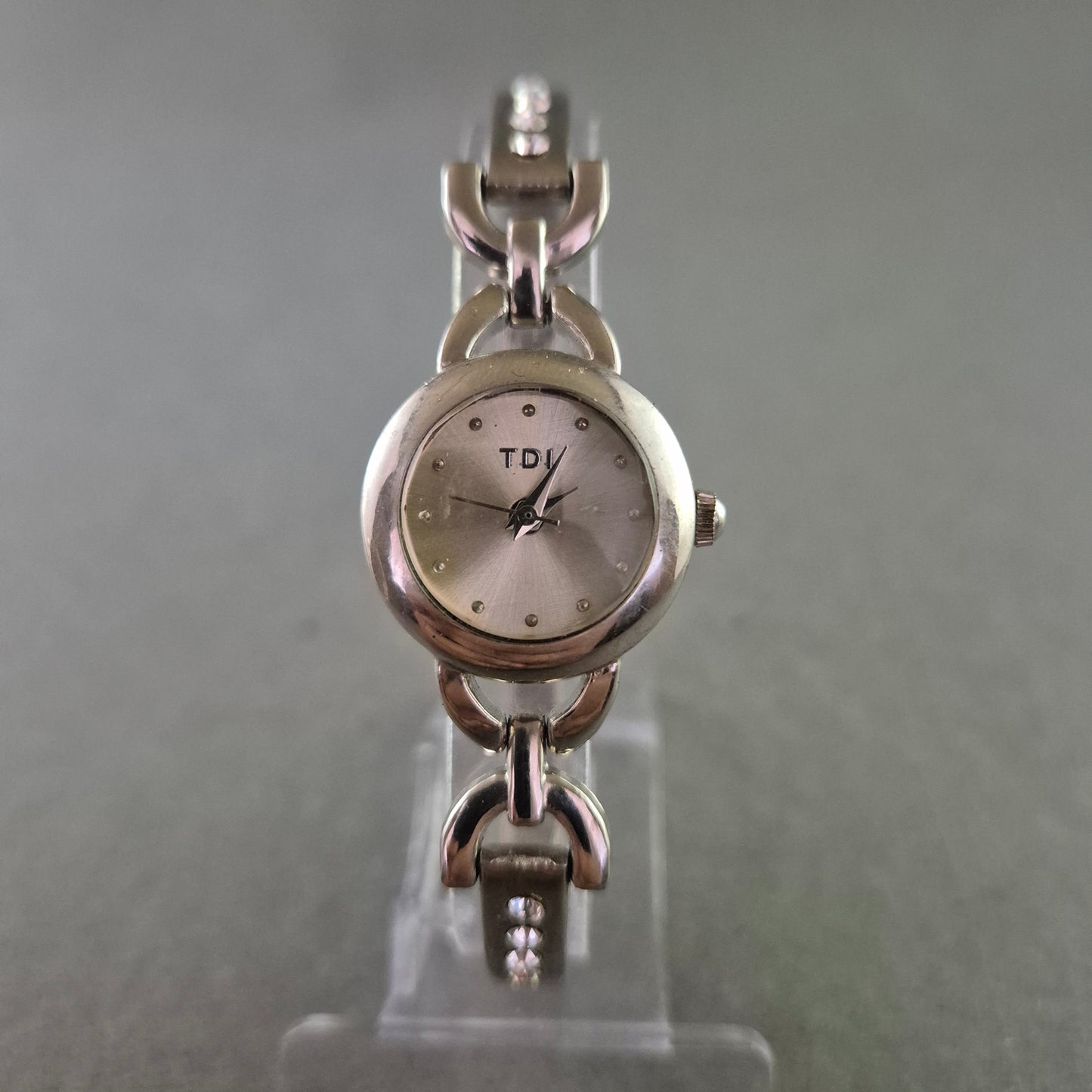 TDL Damen Uhr – Elegantes Armbanddesign in Silber
