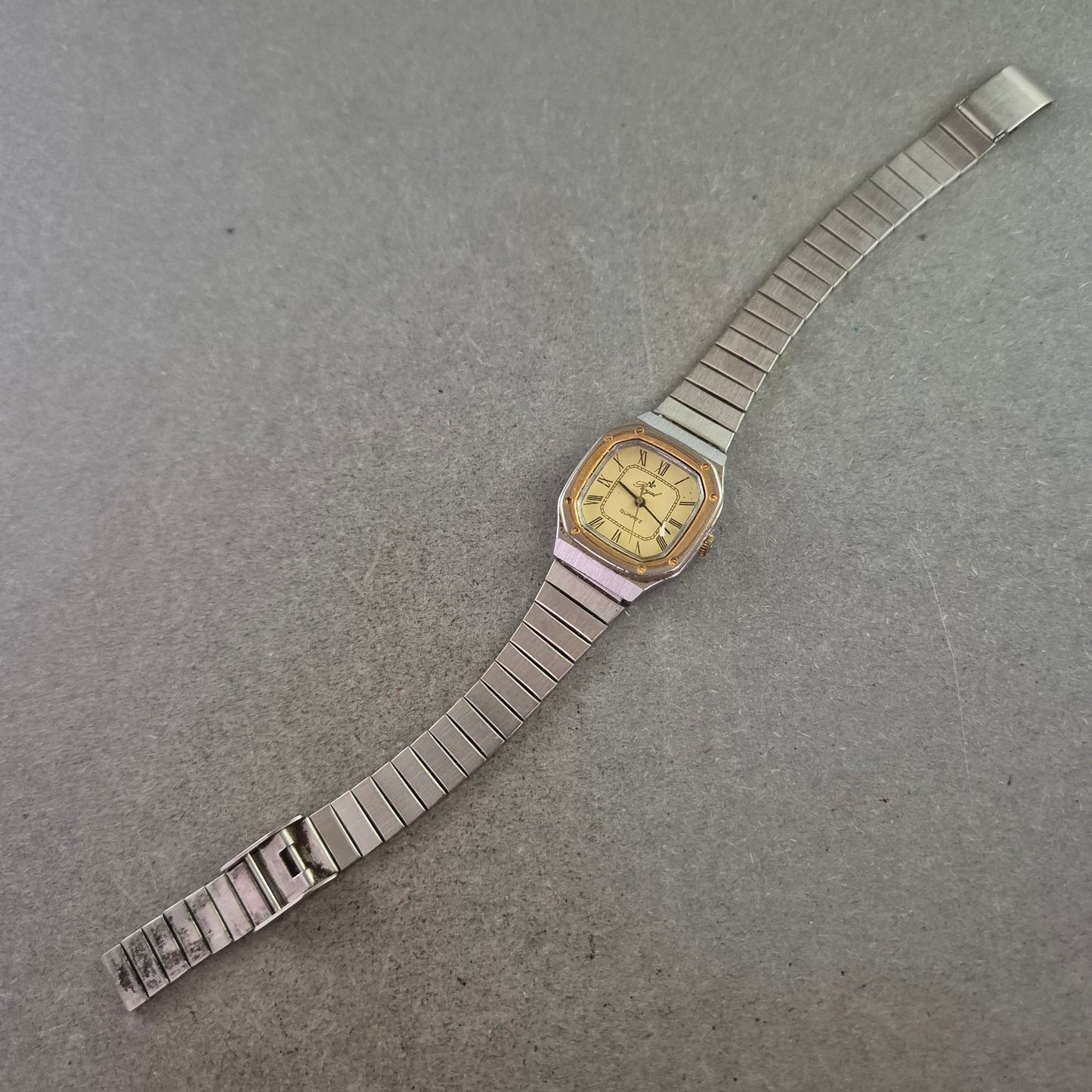 Royal Damen Uhr – Quarzwerk mit römischen Ziffern