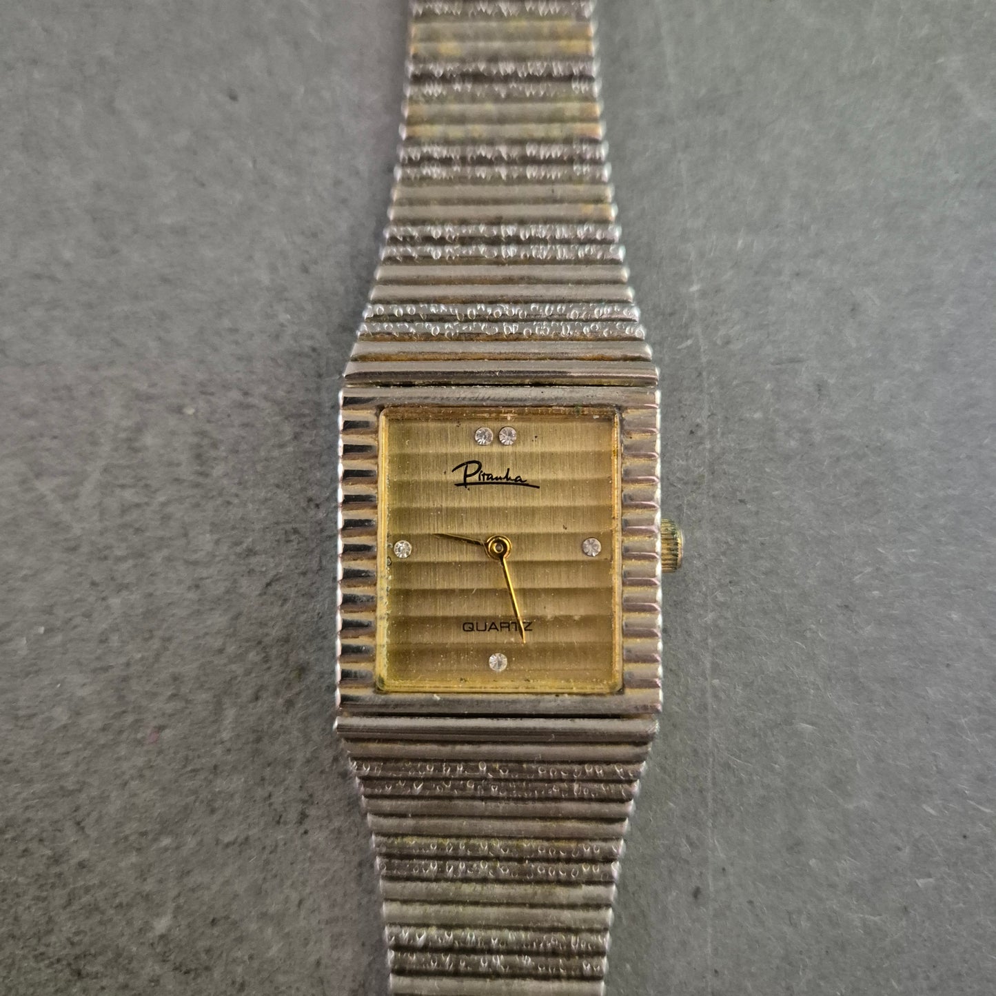 Primada Herren Uhr – Vintage Quarz mit Strukturarmband