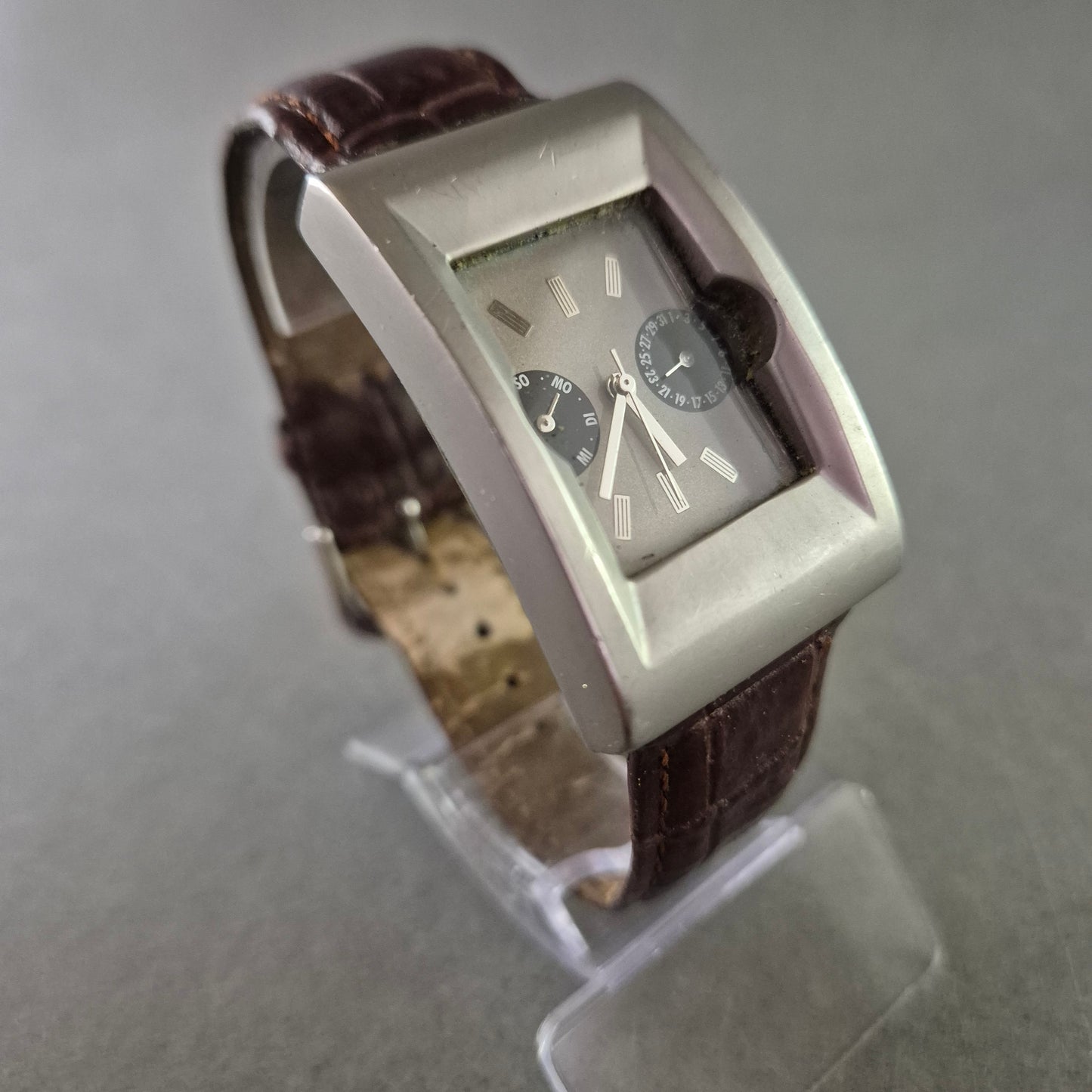 Audi Herren Uhr – Rechteckiges Gehäuse mit Multifunktion