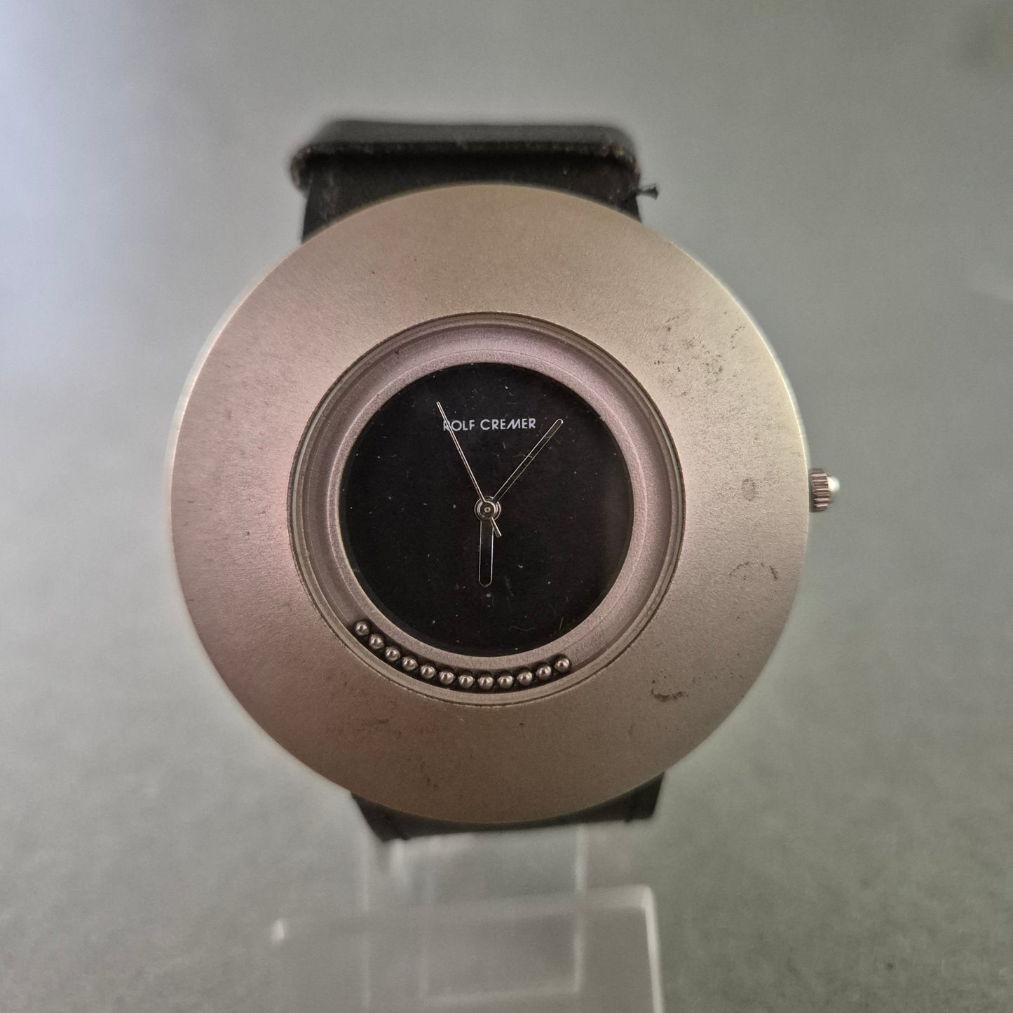 Rolf Cremer Damen Uhr – Designklassiker mit rundem Gehäuse