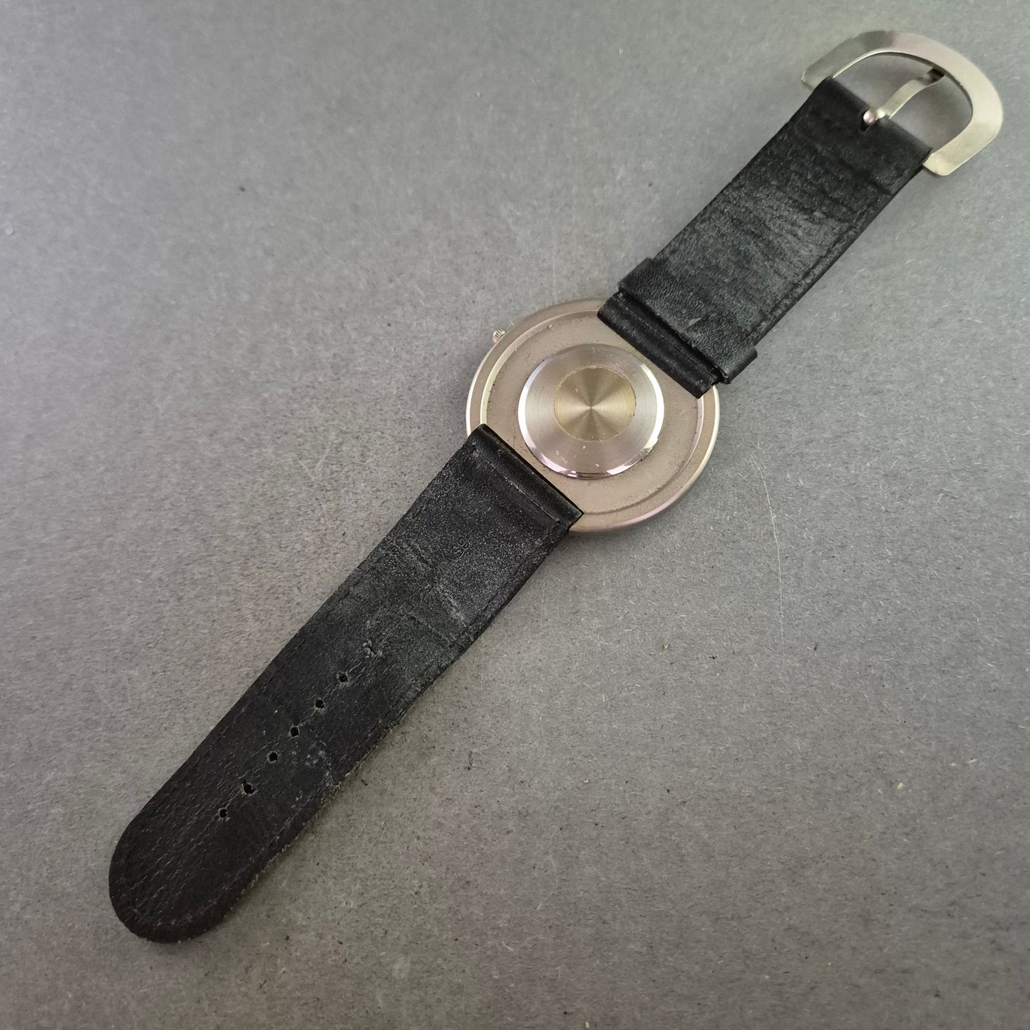 Rolf Cremer Damen Uhr – Designklassiker mit rundem Gehäuse