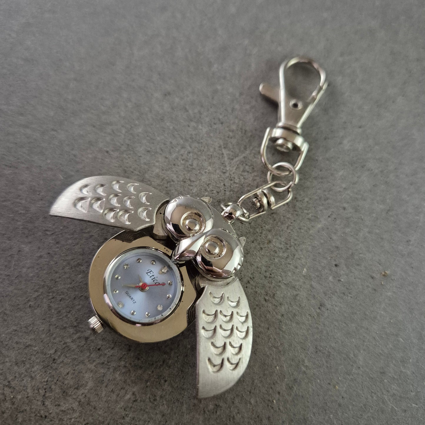 Eule Anhänger Uhr – Verspieltes Design mit Quarzwerk