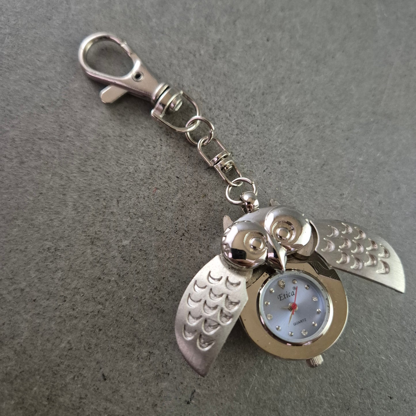 Eule Anhänger Uhr – Verspieltes Design mit Quarzwerk