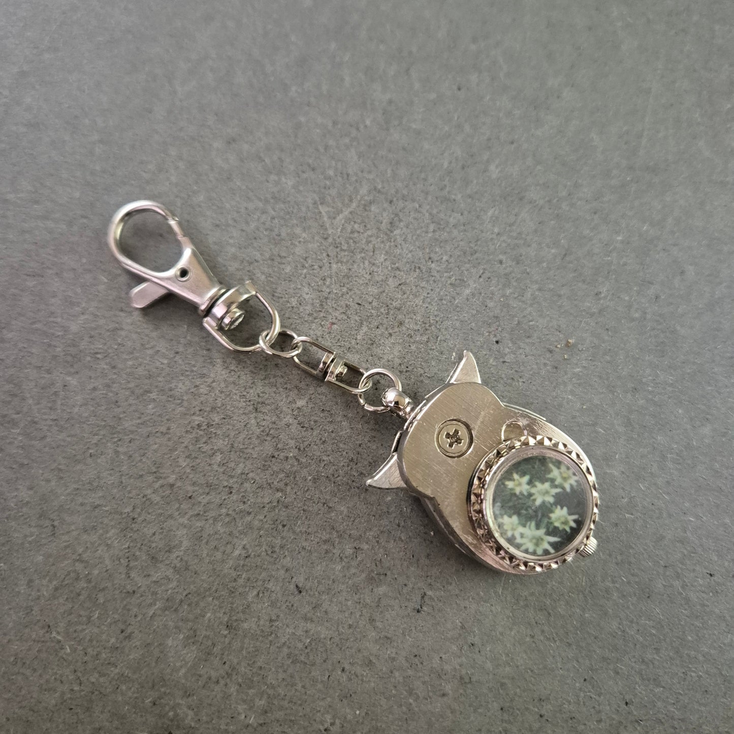 Eule Anhänger Uhr – Verspieltes Design mit Quarzwerk