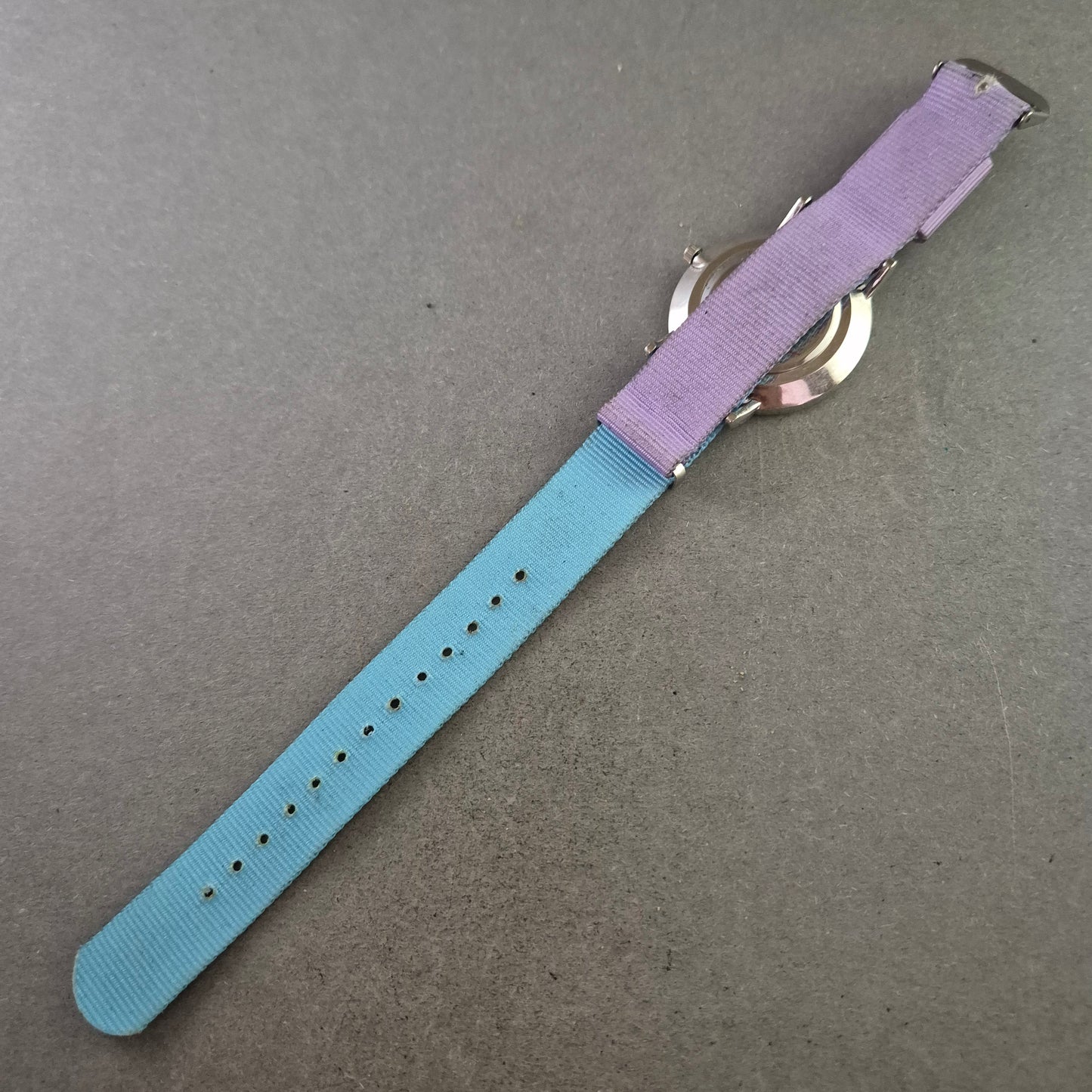 Maui Sports Unisex Uhr – Buntes Textilarmband mit Quarzwerk