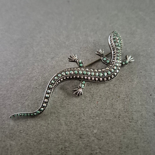 Eidechse Brosche – Silberfarben mit grünen Steinen