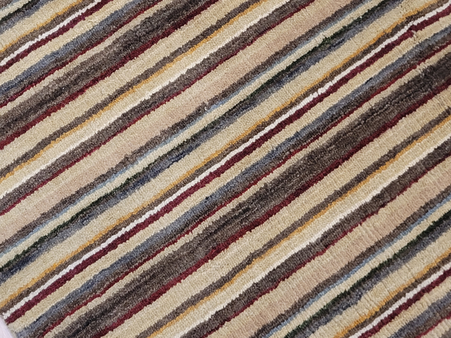 Streifenteppich Korkwolle, modernes Muster