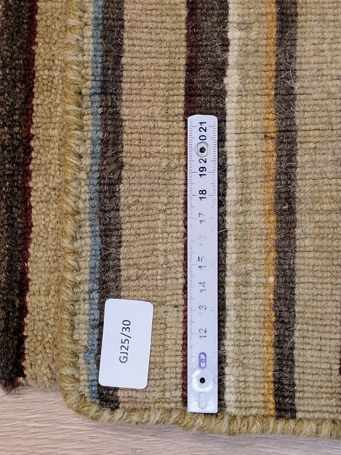 Streifenteppich Korkwolle, modernes Muster