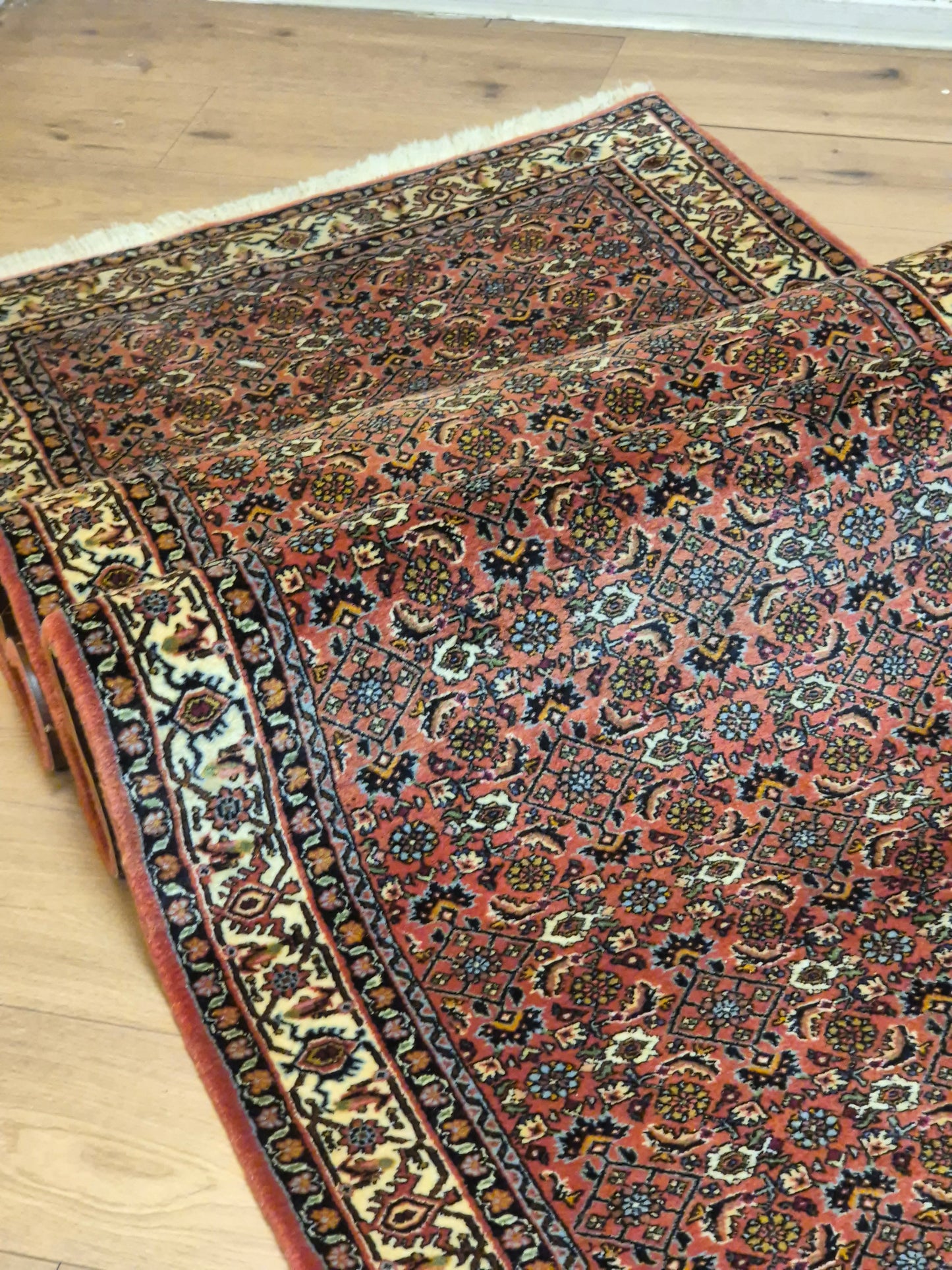 Bidjar Läufer – feines Herati-Muster auf rotem Fond