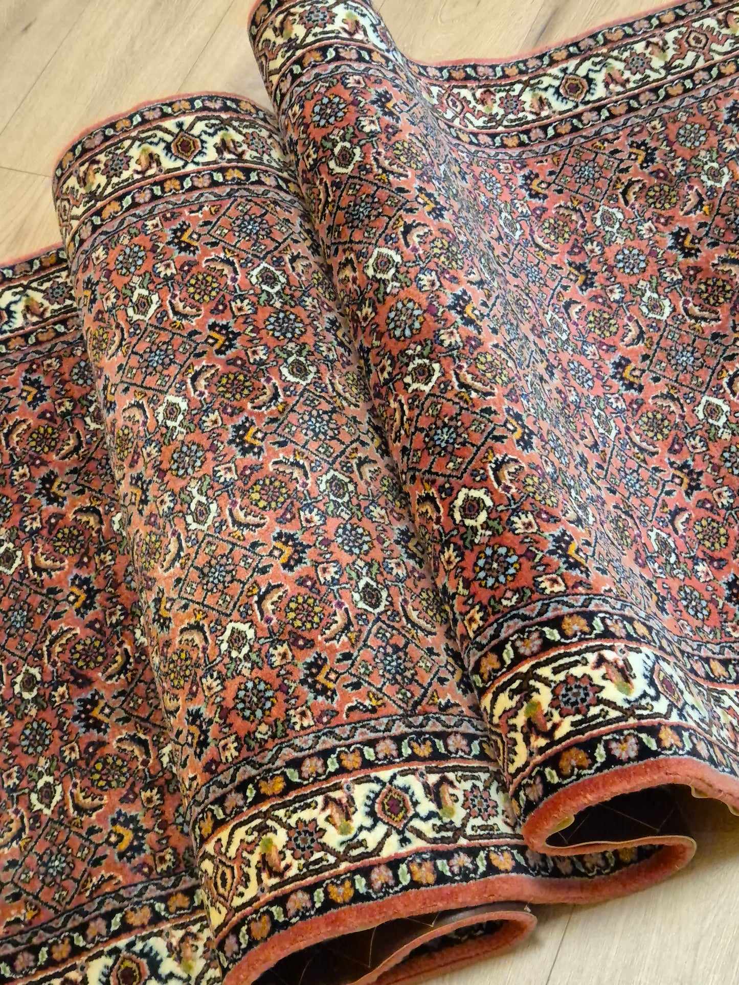 Bidjar Läufer – feines Herati-Muster auf rotem Fond