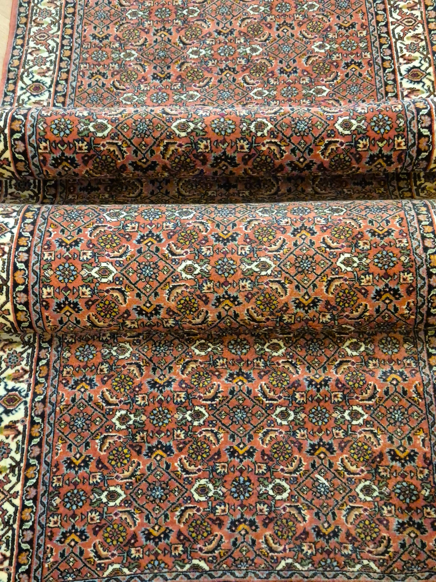 Bidjar Läufer – feines Herati-Muster auf rotem Fond