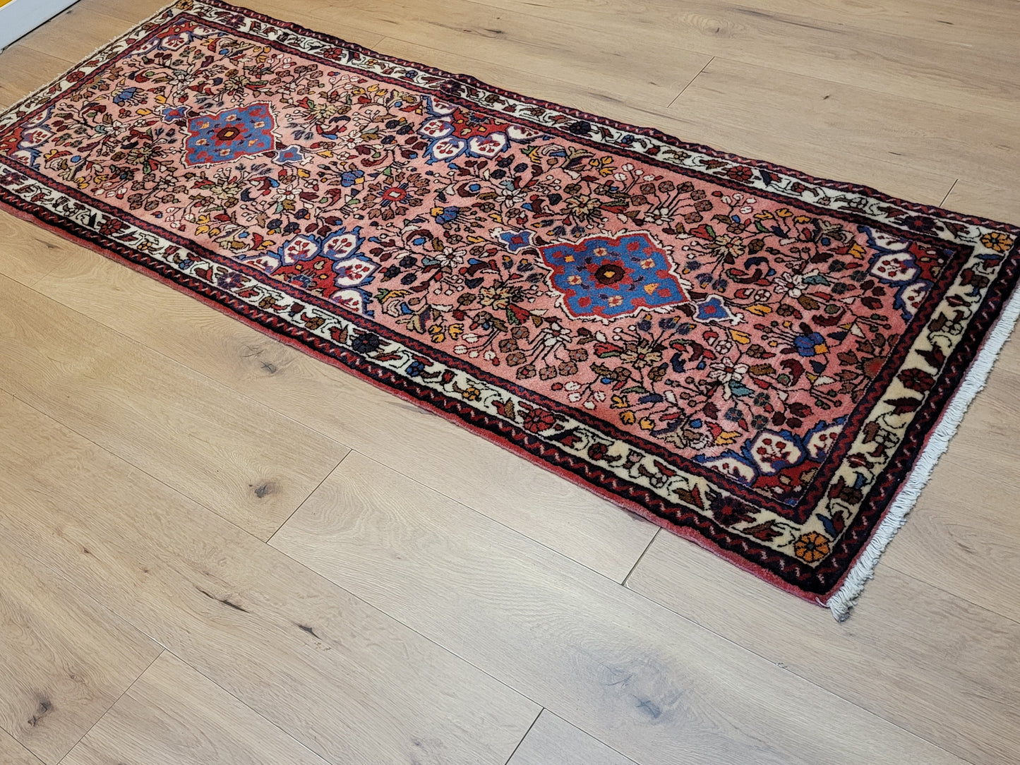 Sarough Perserteppich Läufer – Korkwolle mit Seide, florales Design