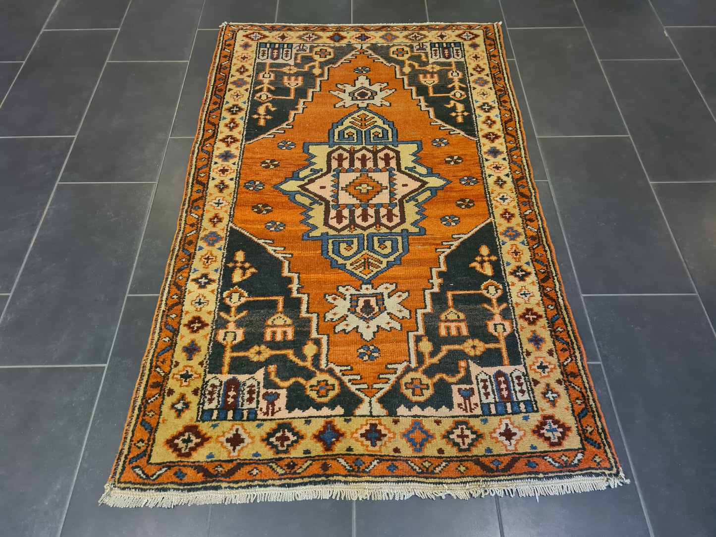 Perserteppich Orientteppich Handgeknüpfter Teppich Heris 175x110cm