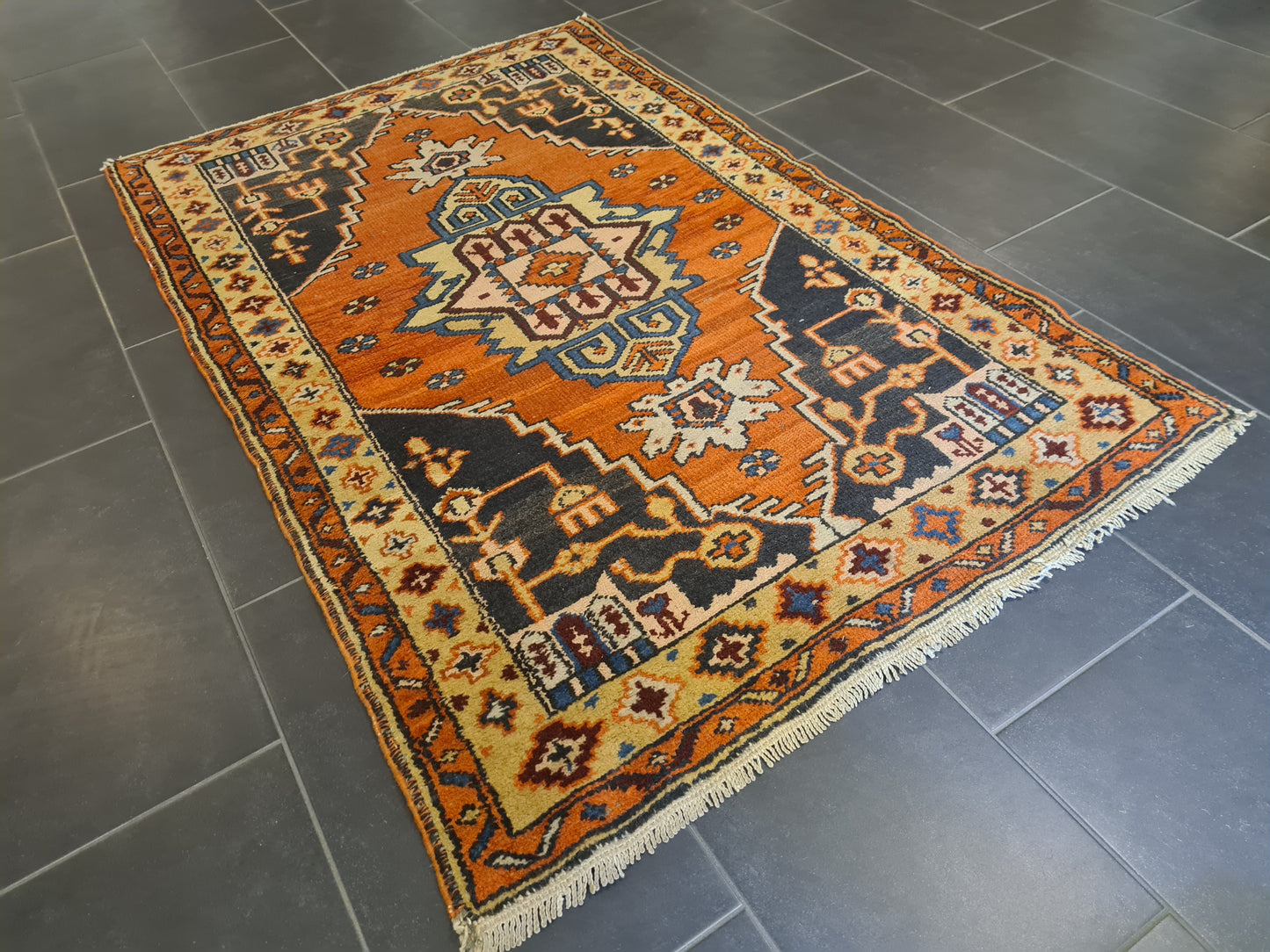 Perserteppich Orientteppich Handgeknüpfter Teppich Heris 175x110cm