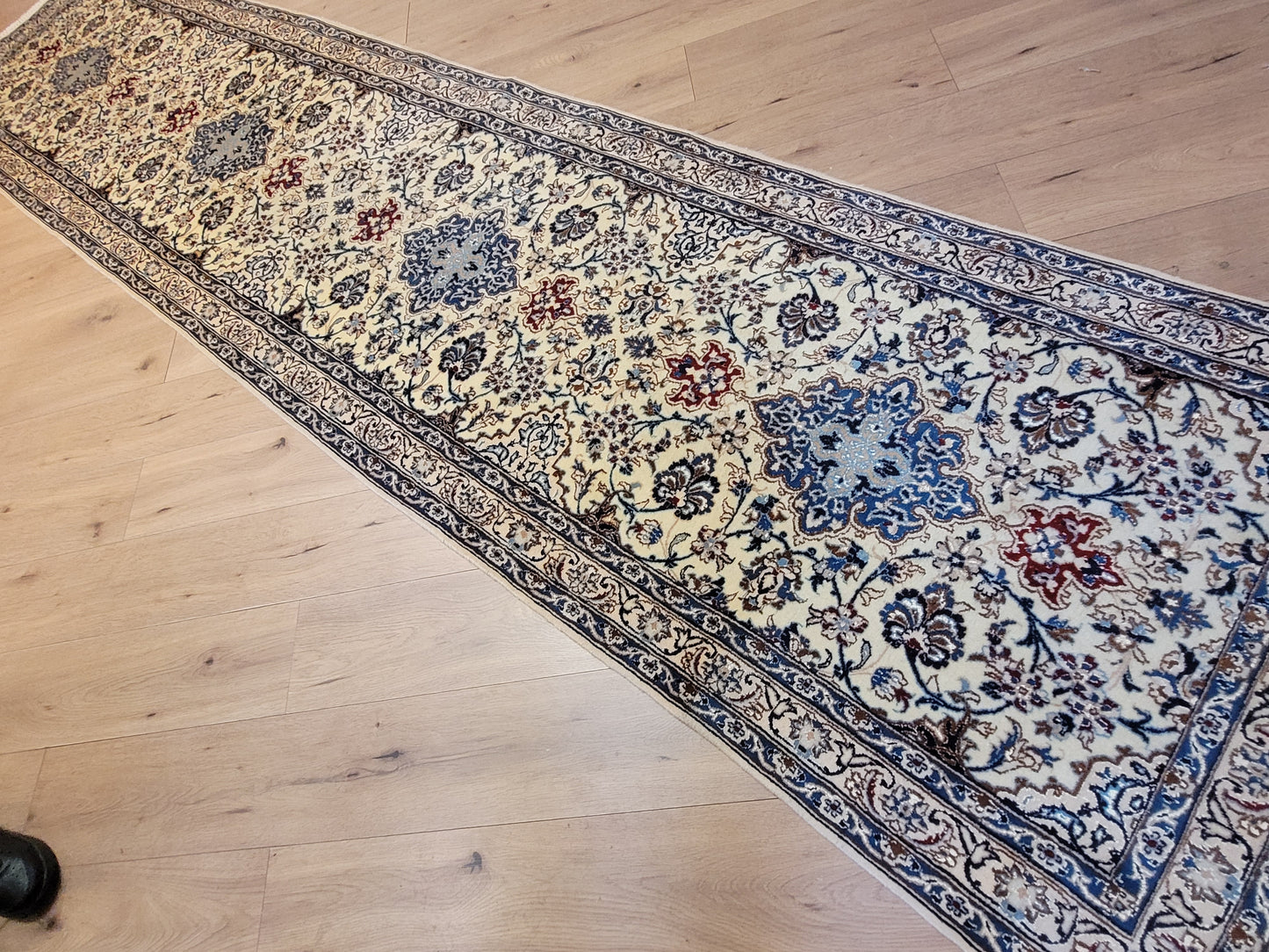 Nain Perserteppich Läufer – Korkwolle mit Seide, florales Design Orientteppich