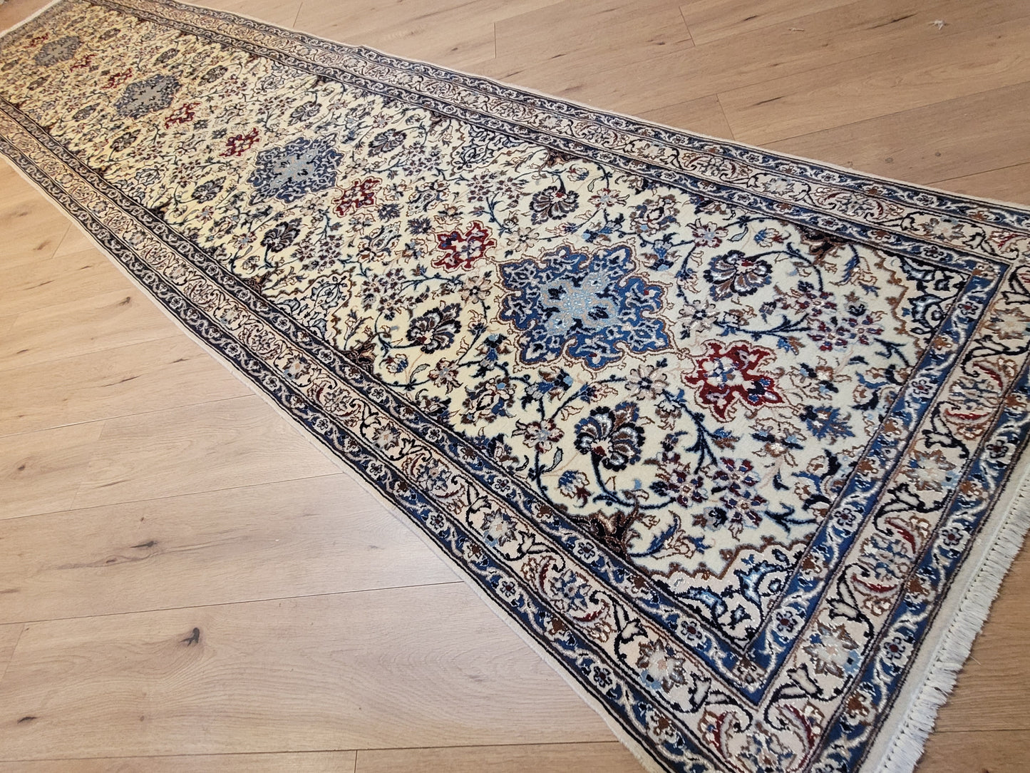 Nain Perserteppich Läufer – Korkwolle mit Seide, florales Design Orientteppich