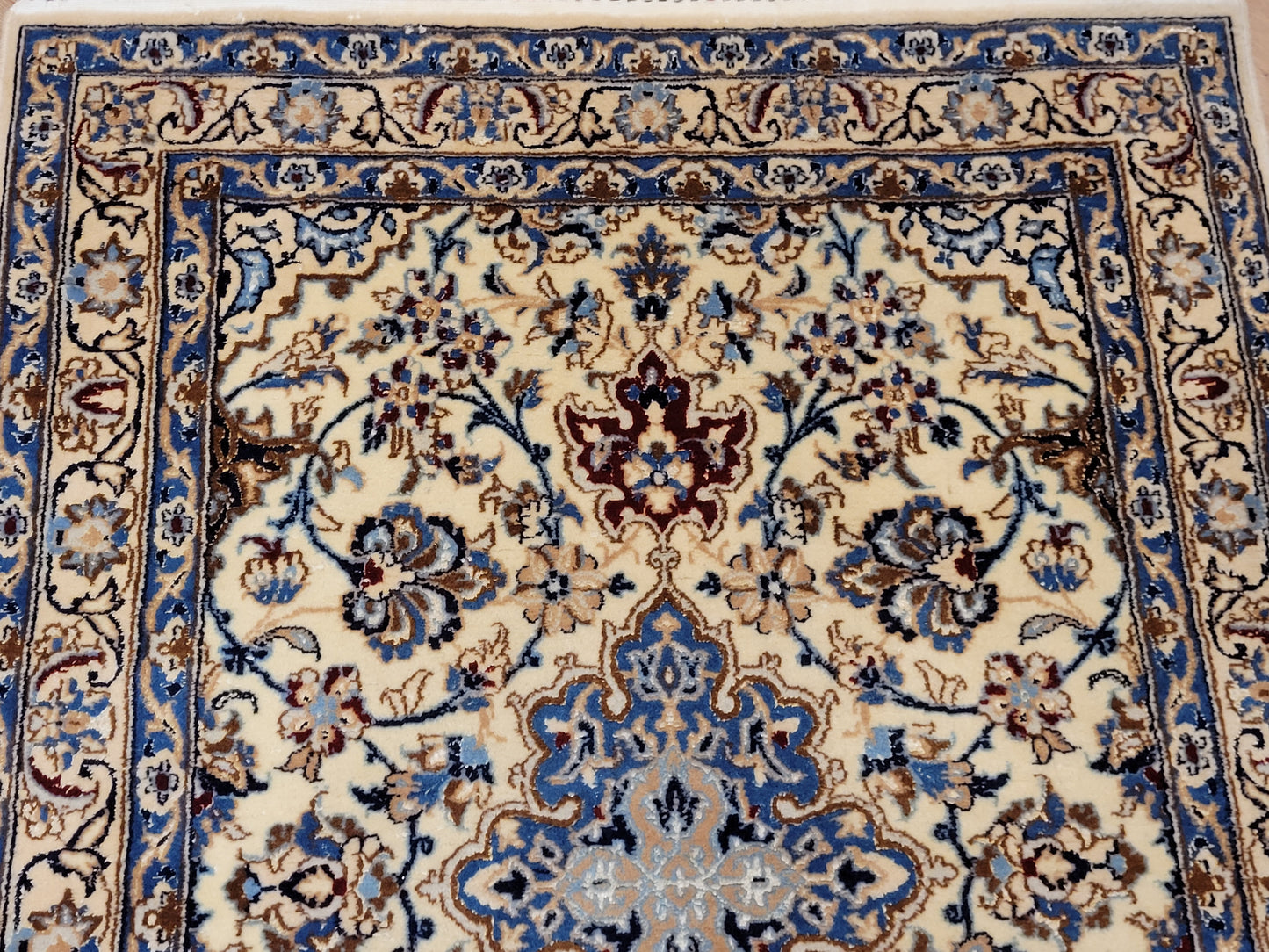 Nain Perserteppich Läufer – Korkwolle mit Seide, florales Design Orientteppich