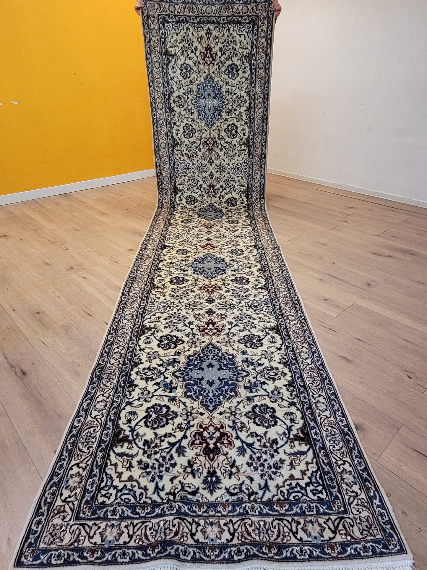 Nain Perserteppich Läufer – Korkwolle mit Seide, florales Design Orientteppich