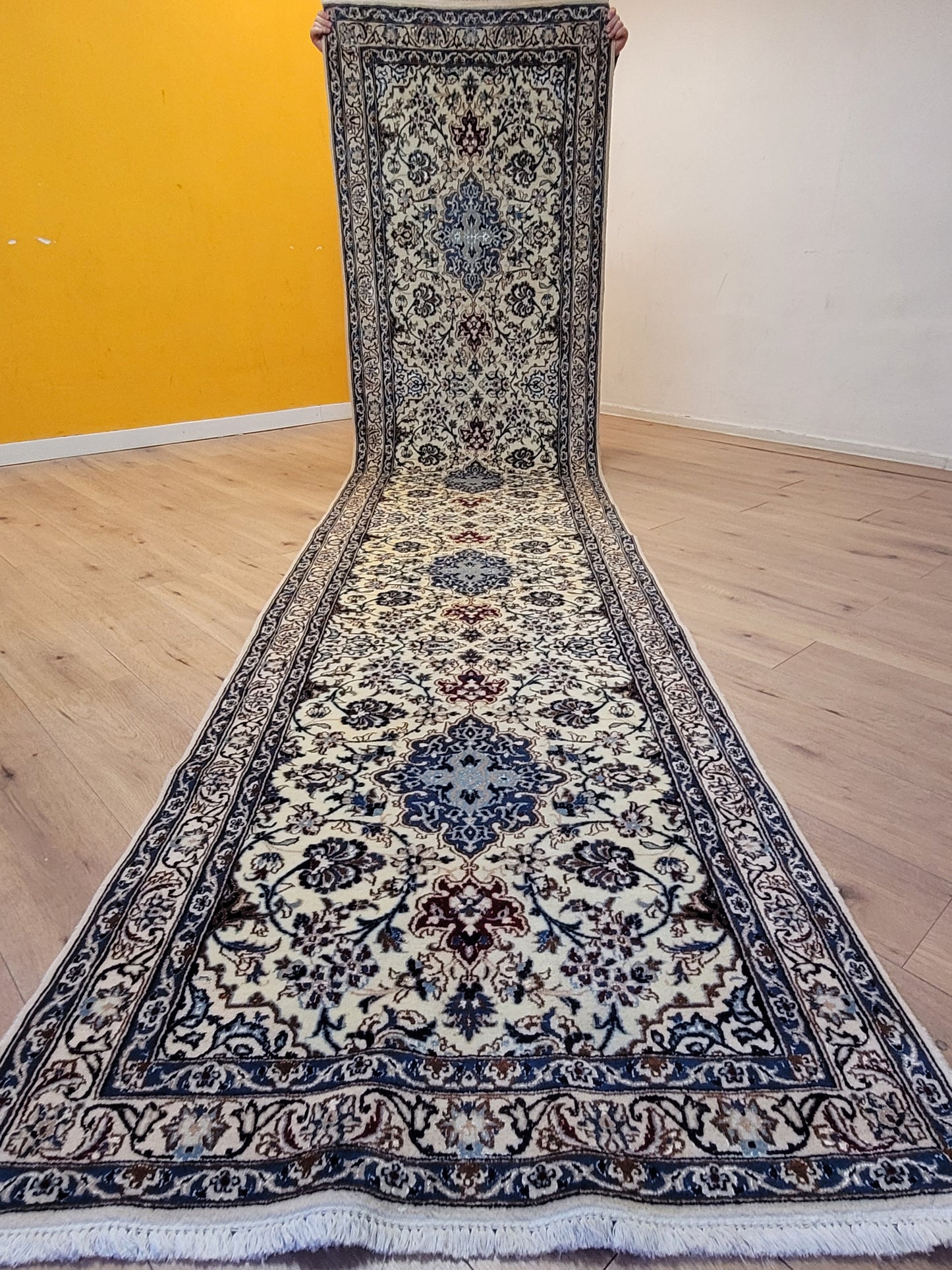 Nain Perserteppich Läufer – Korkwolle mit Seide, florales Design Orientteppich