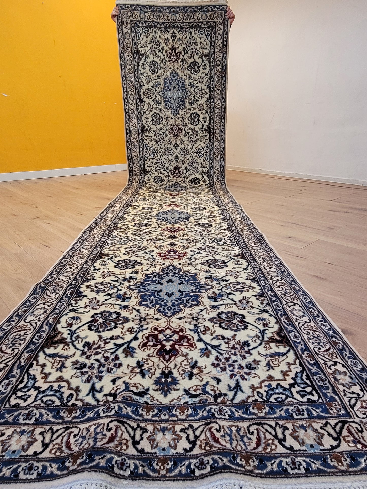 Nain Perserteppich Läufer – Korkwolle mit Seide, florales Design Orientteppich