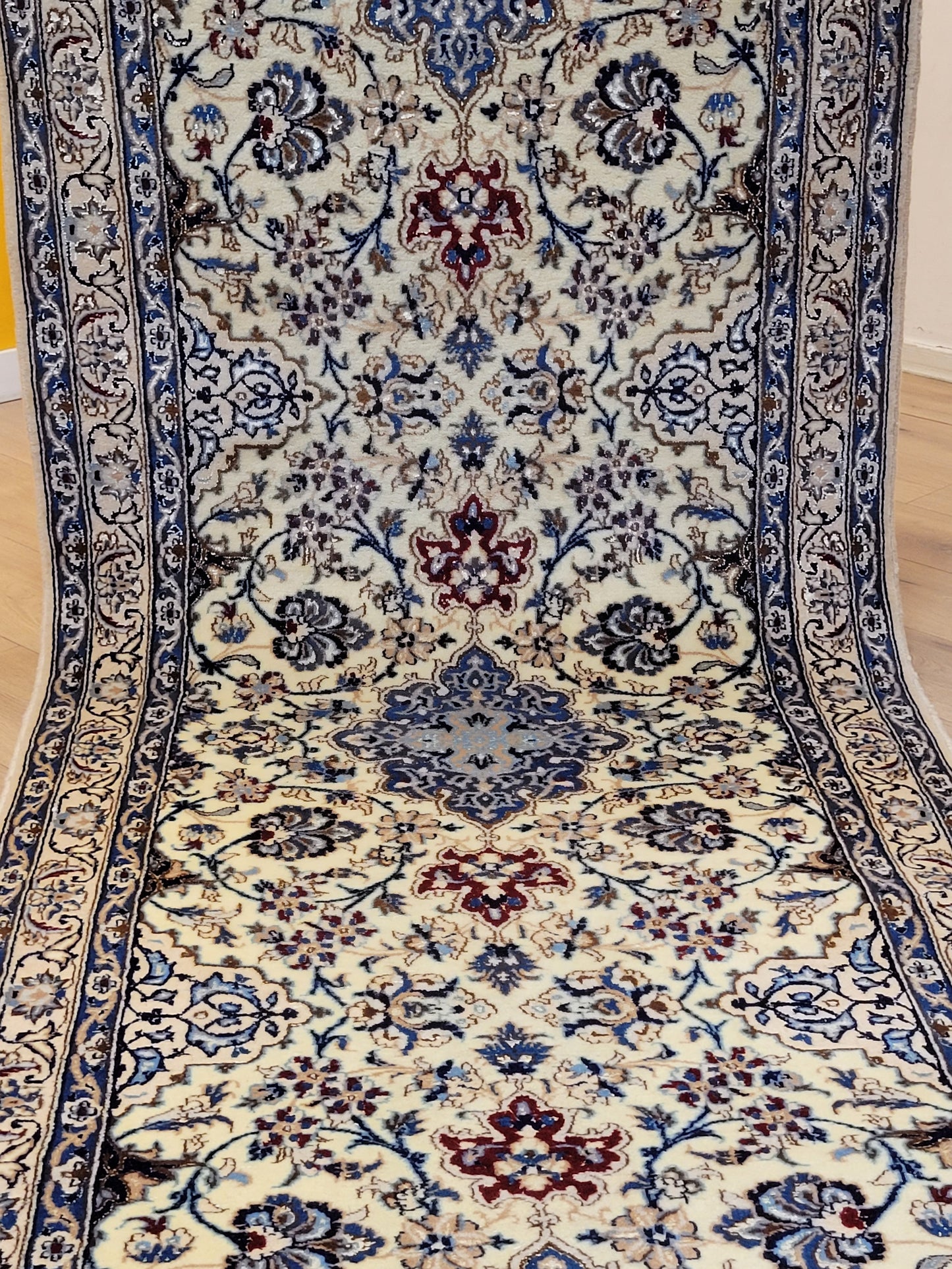 Nain Perserteppich Läufer – Korkwolle mit Seide, florales Design Orientteppich