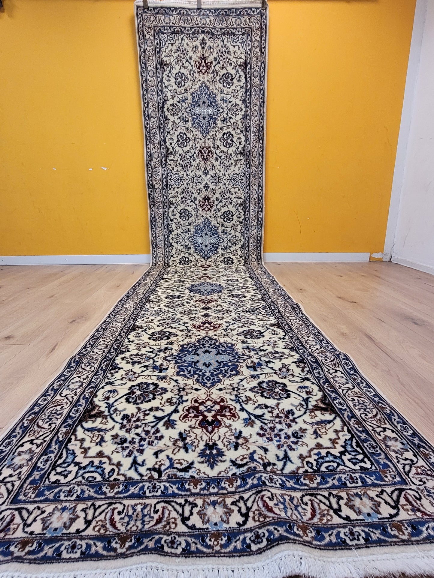 Nain Perserteppich Läufer – Korkwolle mit Seide, florales Design Orientteppich