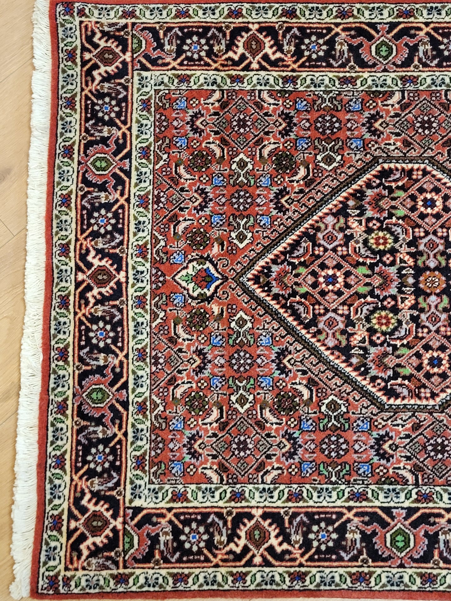 Handgeknüpfter Perser Teppich aus Korkwolle Bidjar Metallion