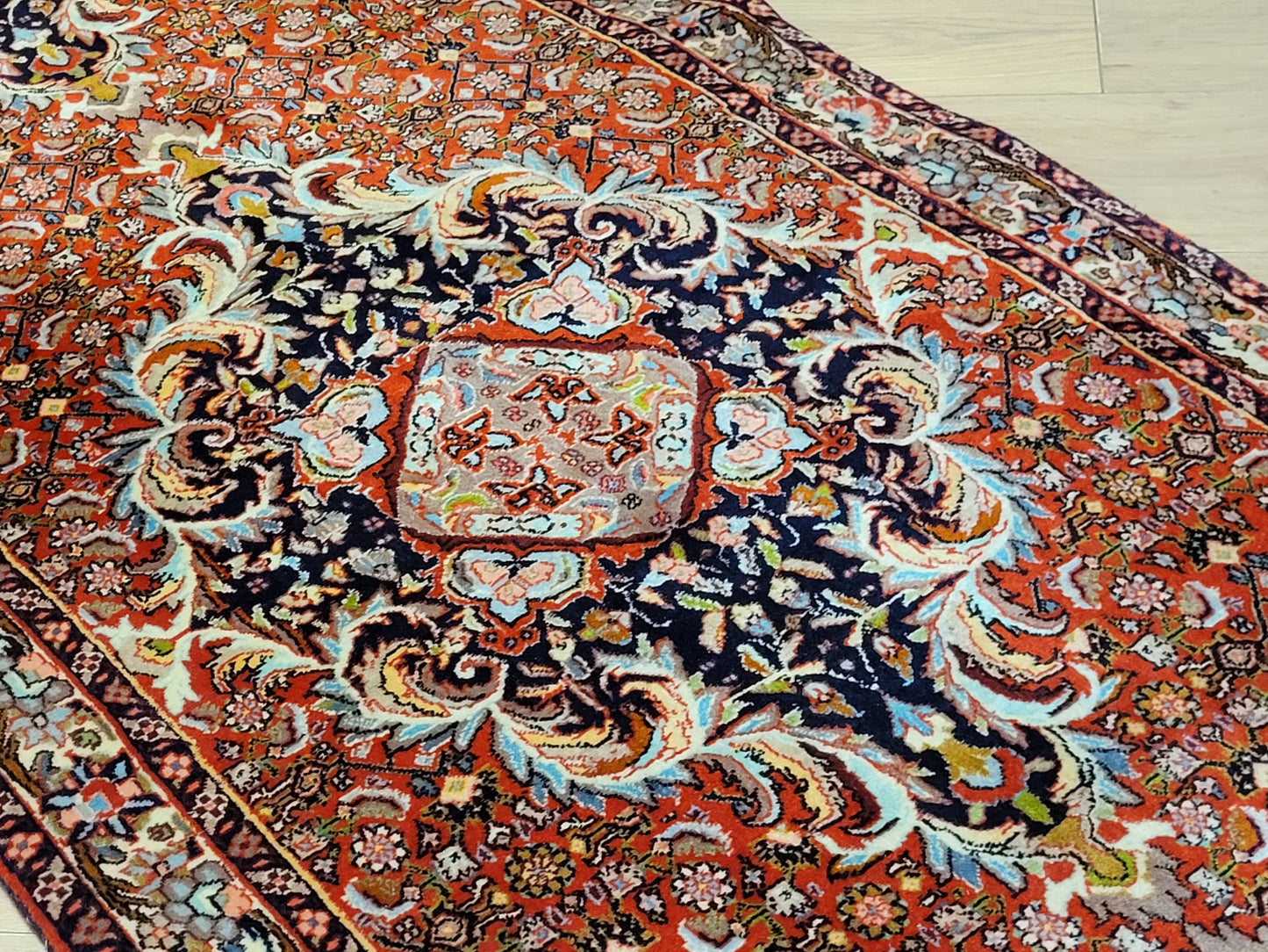 Handgeknüpfter Bidjar-Perser Teppich aus Korkwolle – Traditionelles Muster