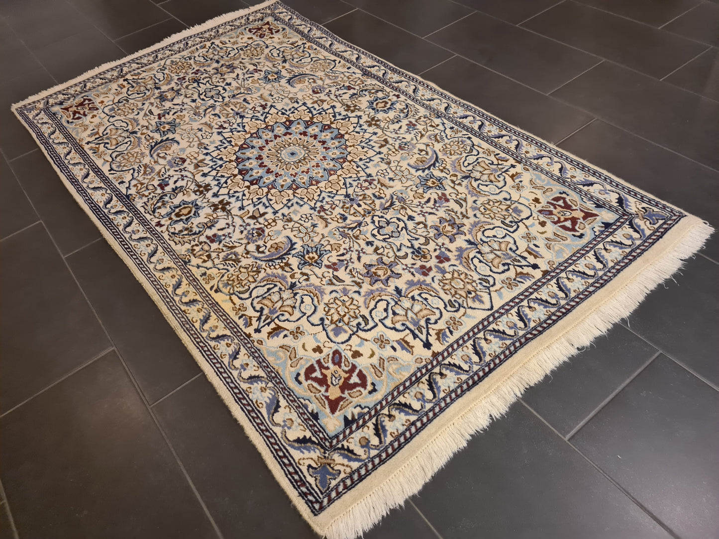 Perserteppich Orientteppich Handgeknüpfter Teppich Nain 200x120cm