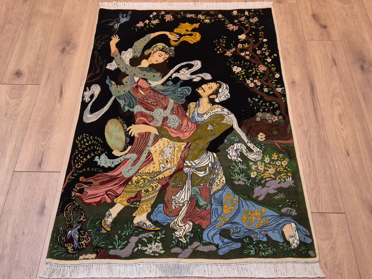 Täbriz Teppich Korkwolle mit Seide figürliche Darstellung