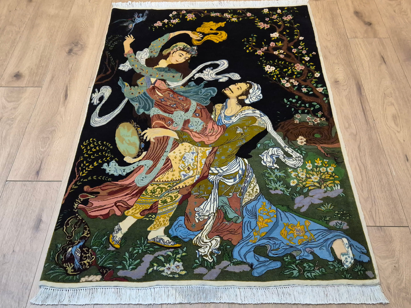 Täbriz Teppich Korkwolle mit Seide figürliche Darstellung