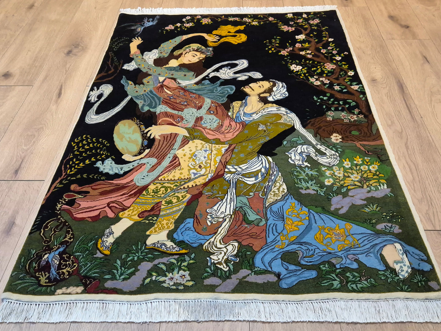 Täbriz Teppich Korkwolle mit Seide figürliche Darstellung