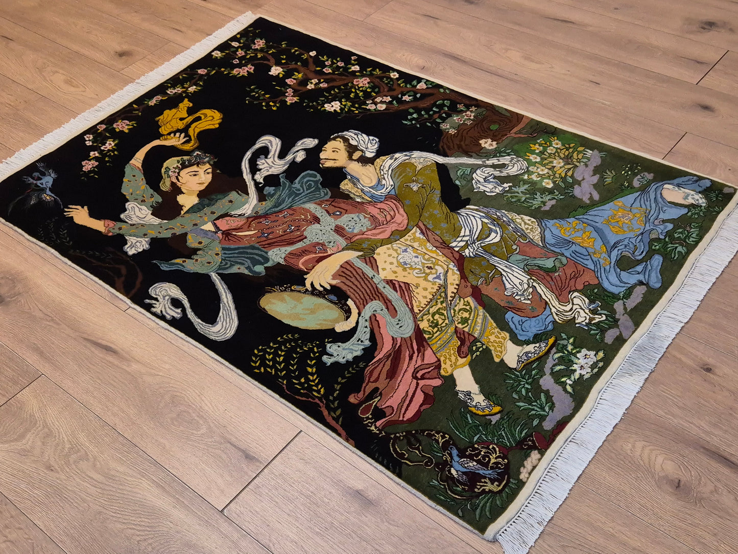 Täbriz Teppich Korkwolle mit Seide figürliche Darstellung