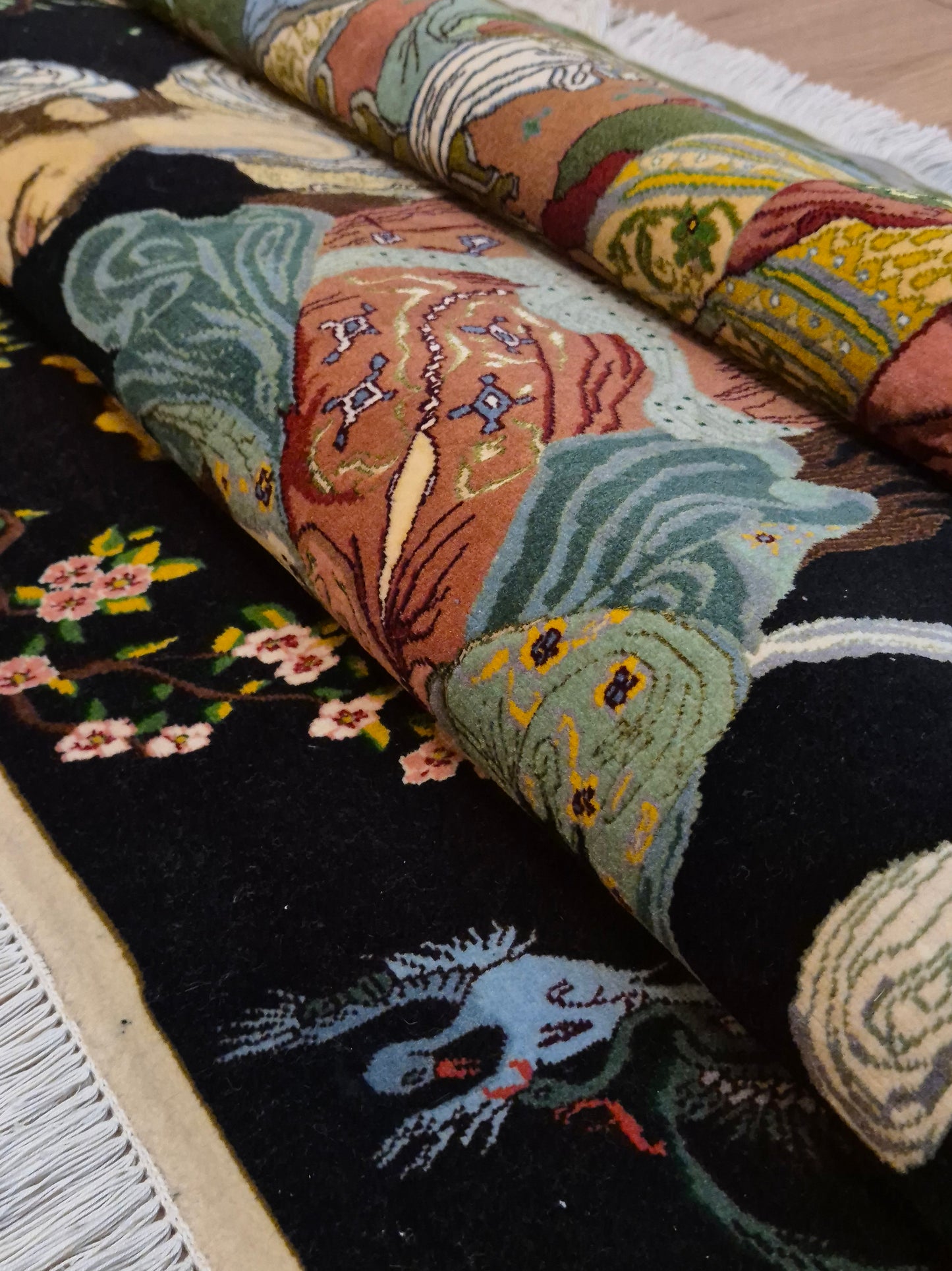 Täbriz Teppich Korkwolle mit Seide figürliche Darstellung