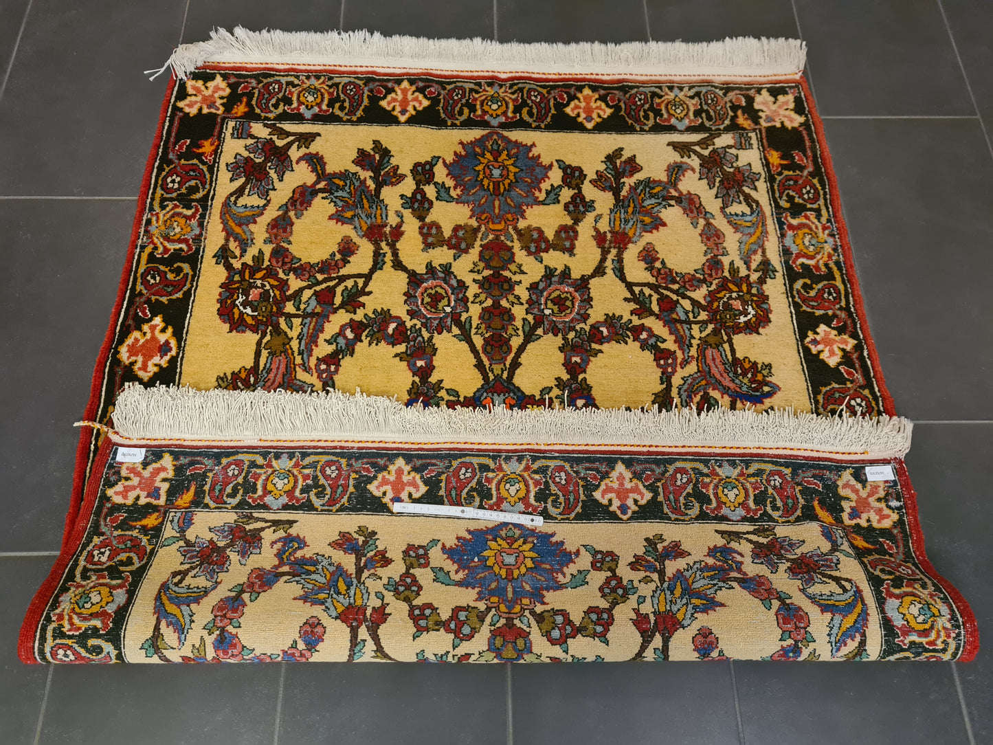 Perserteppich Orientteppich Handgeknüpfter Teppich Isfahan 142x122cm
