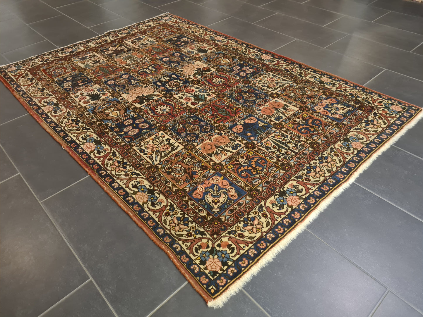 Perserteppich Orientteppich Handgeknüpfter Teppich Bachtiar 190x135cm